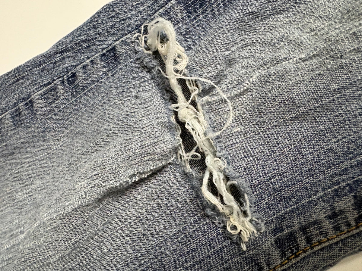 Wrangler Destroyed Vintage Jeans in Hellblau – Detailansicht 2