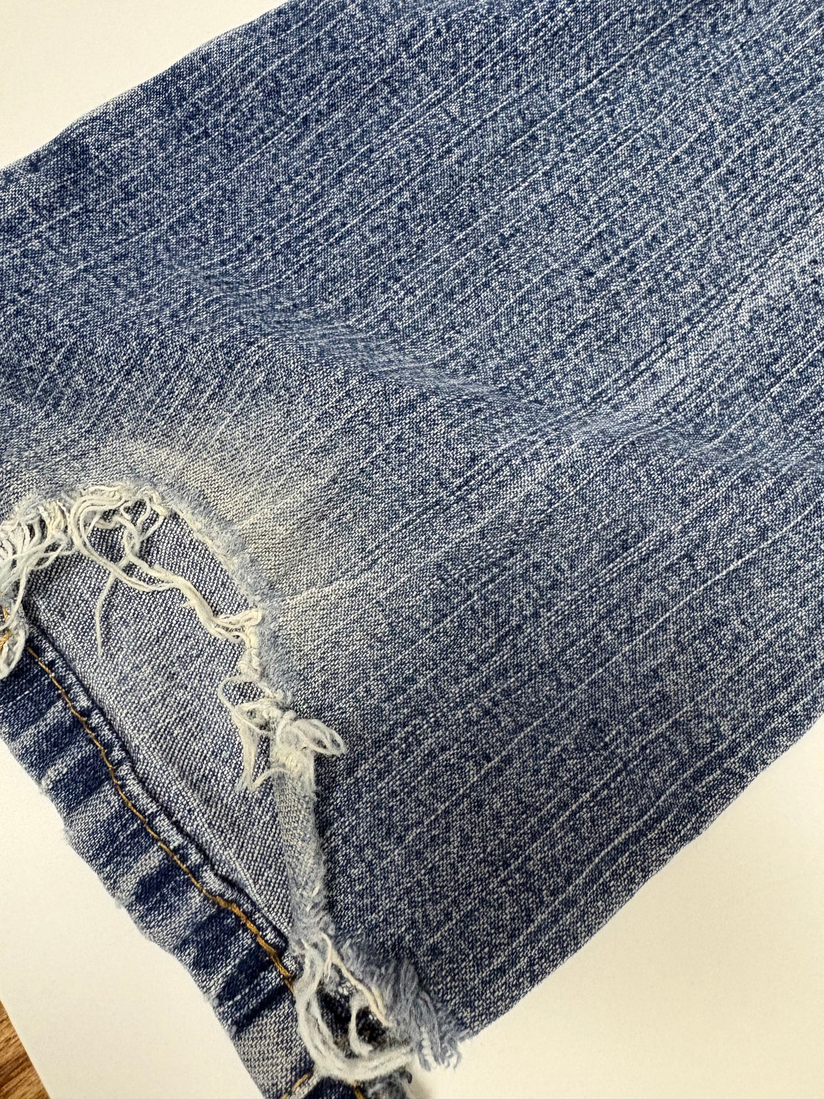 Wrangler Destroyed Vintage Jeans in Hellblau – Detailansicht 4