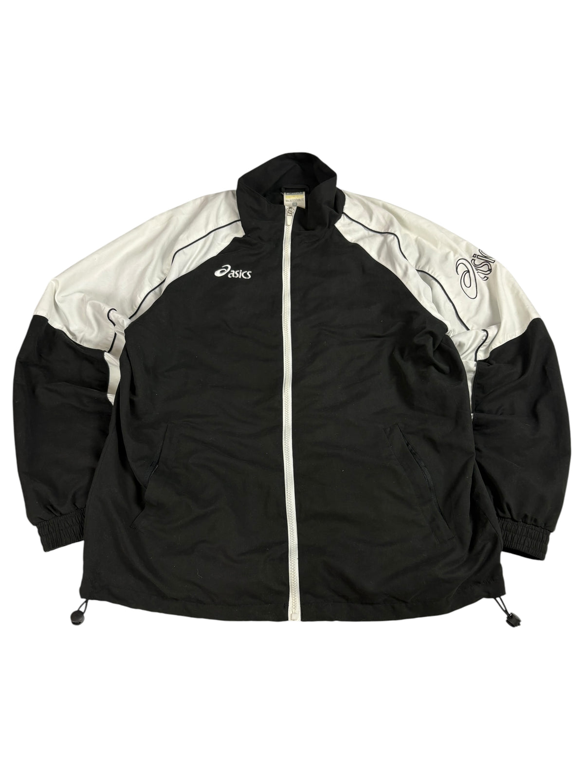 Asics Big Logo Vintage Trackjacket in Schwarz und Weiß in vollständiger Vorderansicht