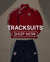 Vintage Adidas Tracksuit mit FC Bayern München Logo – Y2K Trainingsanzug in Rot und Blau