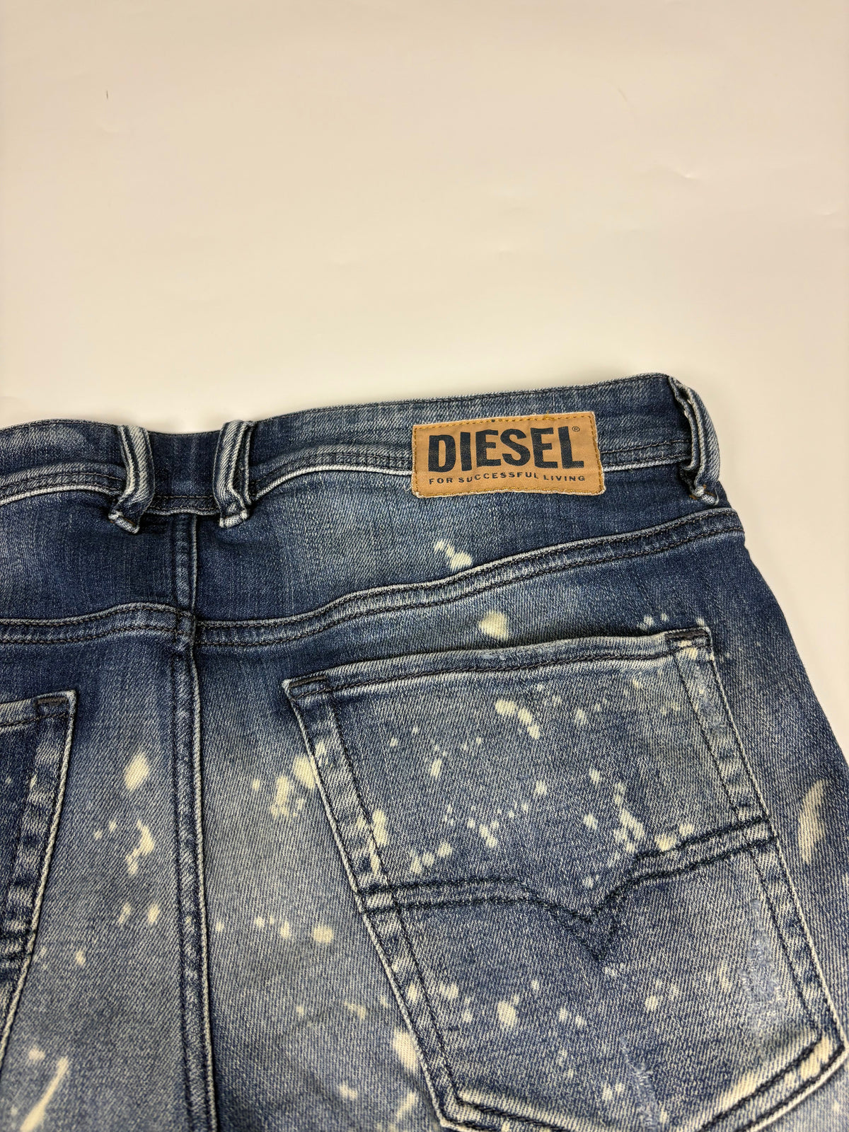 Diesel Baggy Jeans – Diesel Patch und Gesäßtaschen Detail