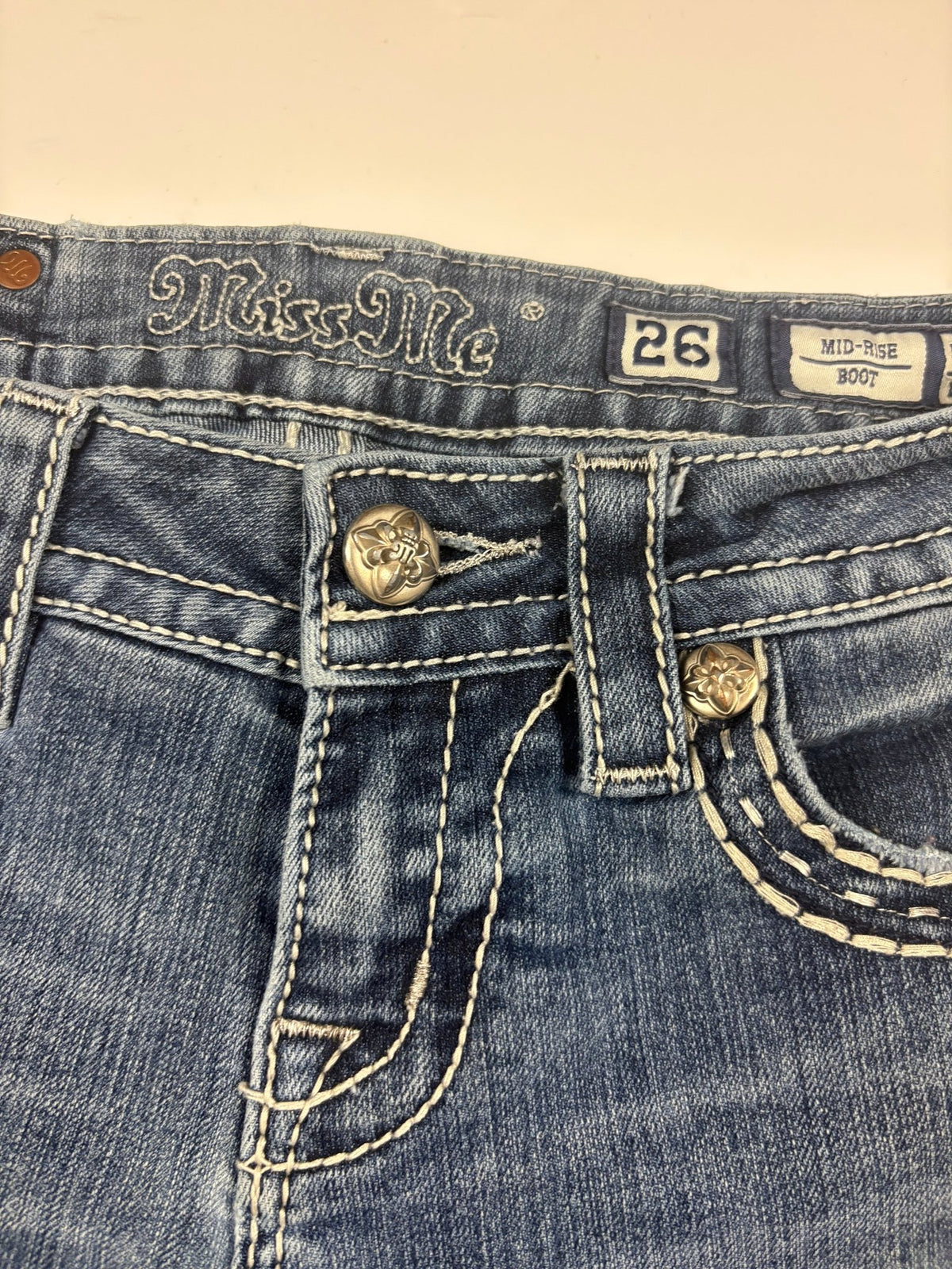 Miss Me Embroidered Y2K Vintage Bootcut Jeans in Blau – Etikett