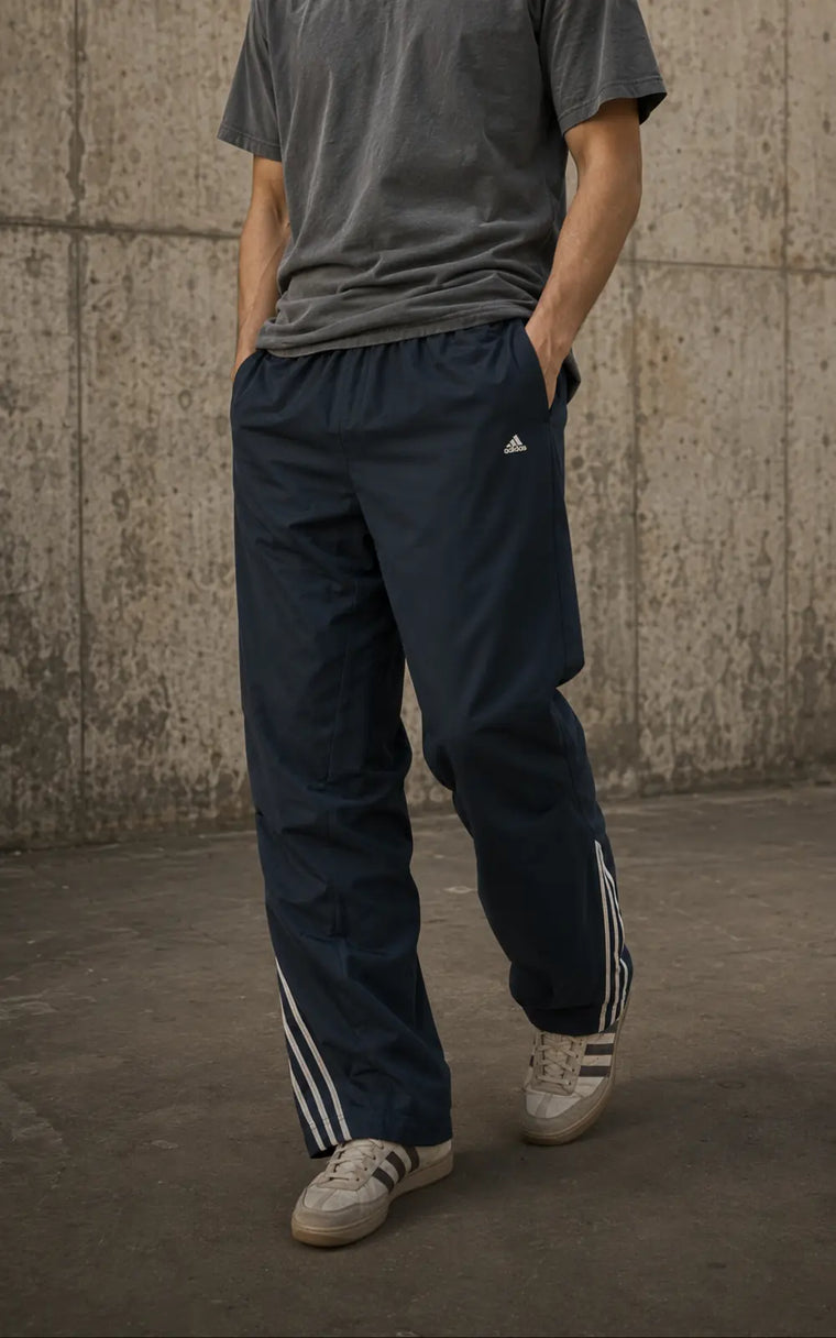 Dunkle Vintage Trackpants im lockeren Sportswear-Fit