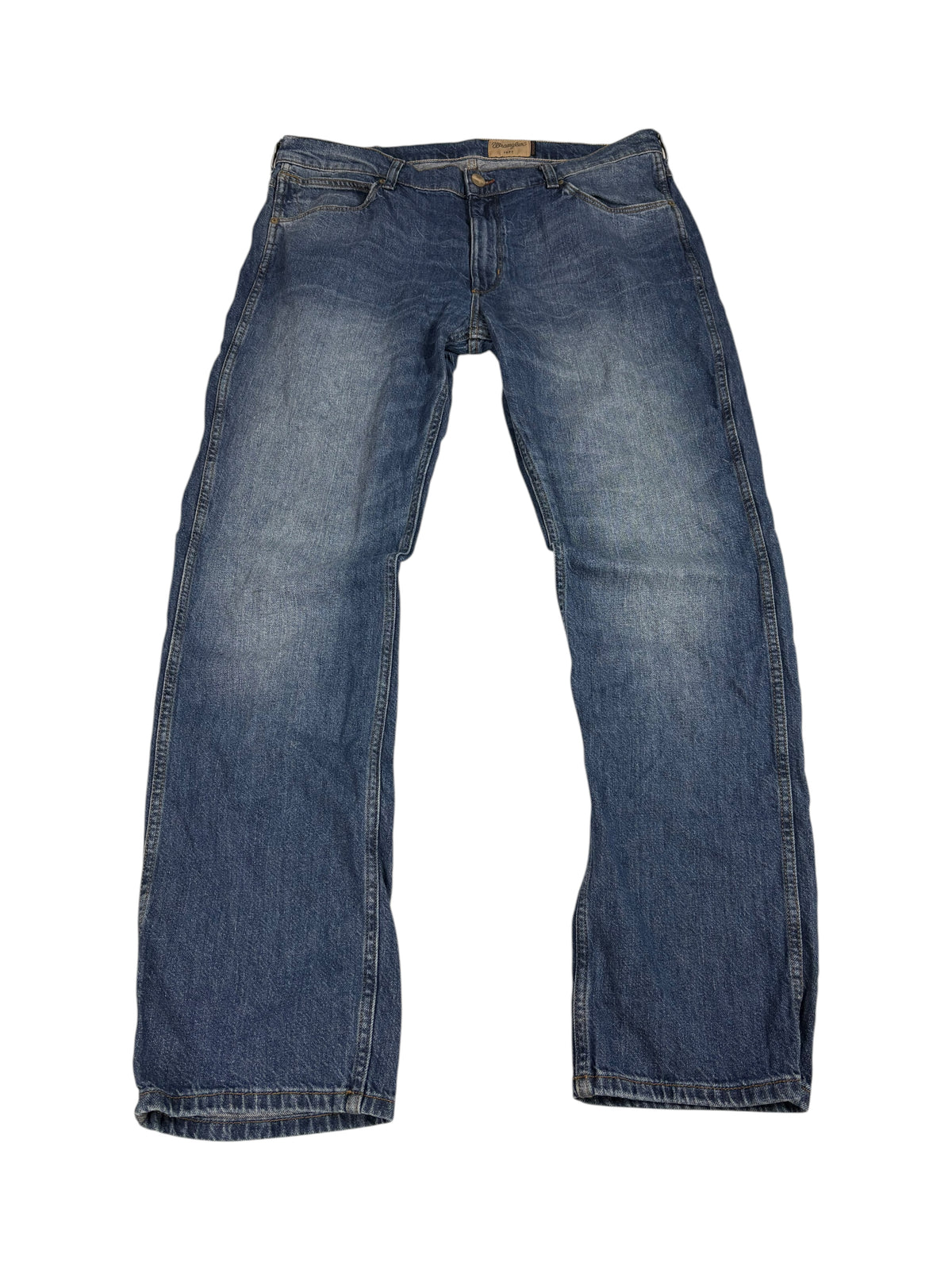 Rückansicht der blauen Wrangler Vintage Jeans mit Gesäßtaschen und W-Naht