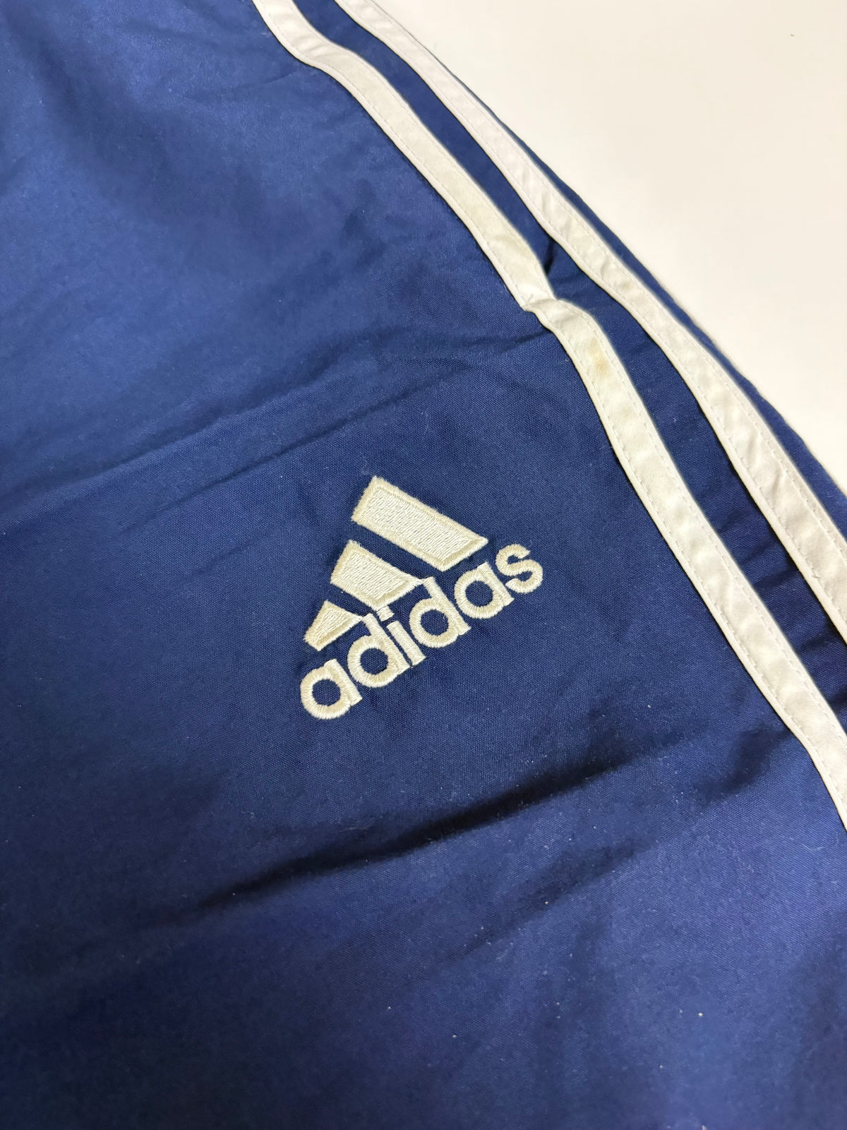 Adidas Vintage Trackpants – Navy/Weiß – Produktfoto 2