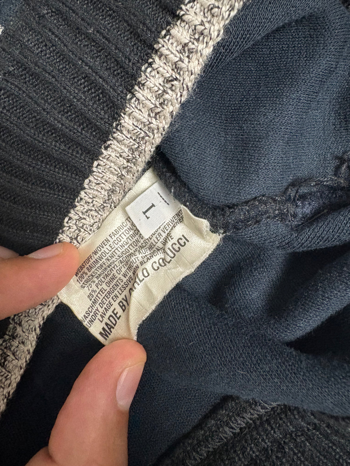 Detailaufnahme des Carlo Colucci Vintage Zip Strickpullovers