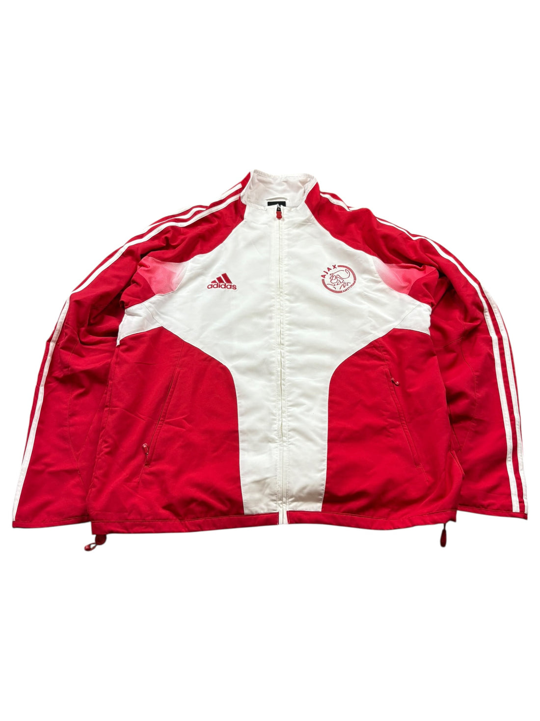 Adidas Ajax Tracksuit Rot/Weiß – komplettes Set mit Branding und weißen Streifen