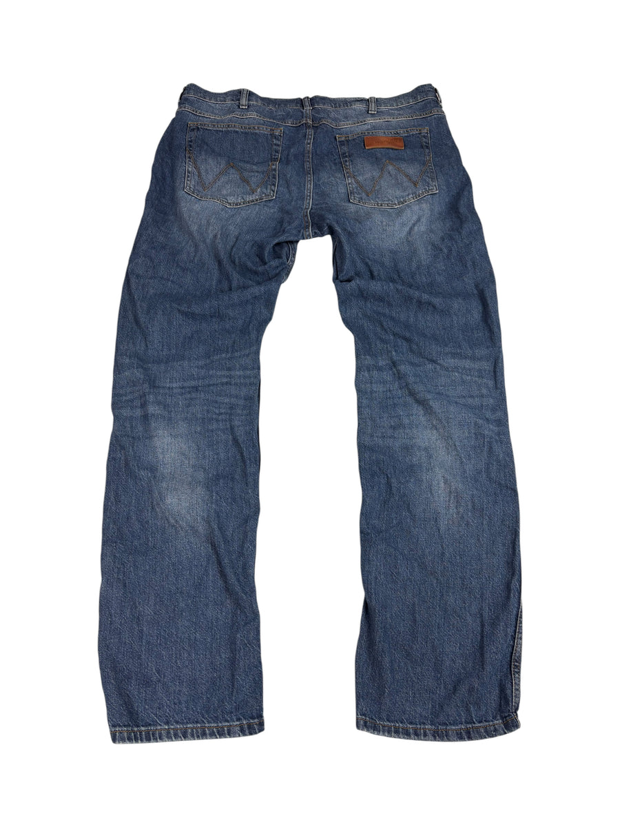 Wrangler W-Naht Vintage Jeans in Blau in vollständiger Produktansicht