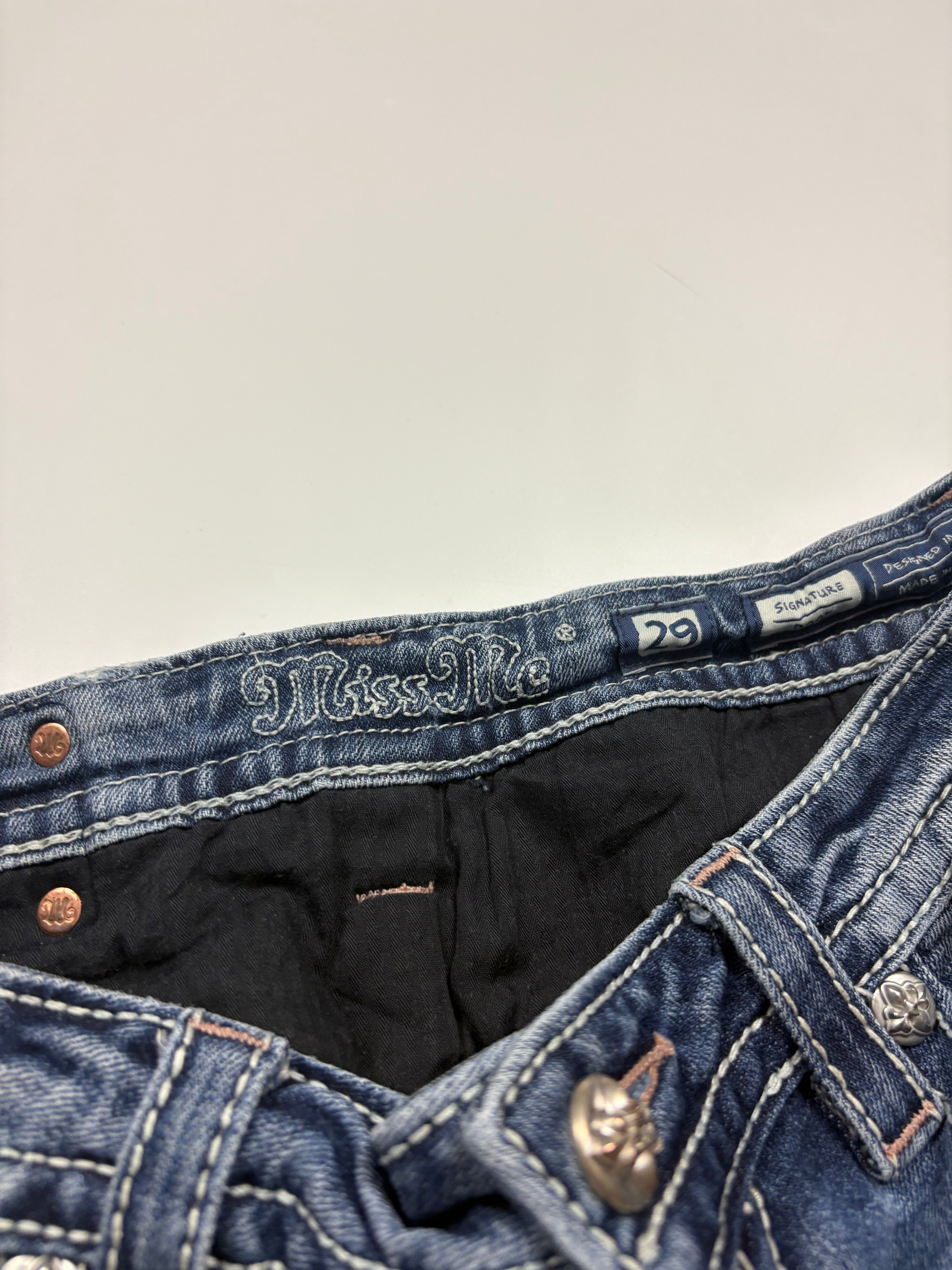 Miss Me Strass-Flap Vintage Jeans – Blau (29)