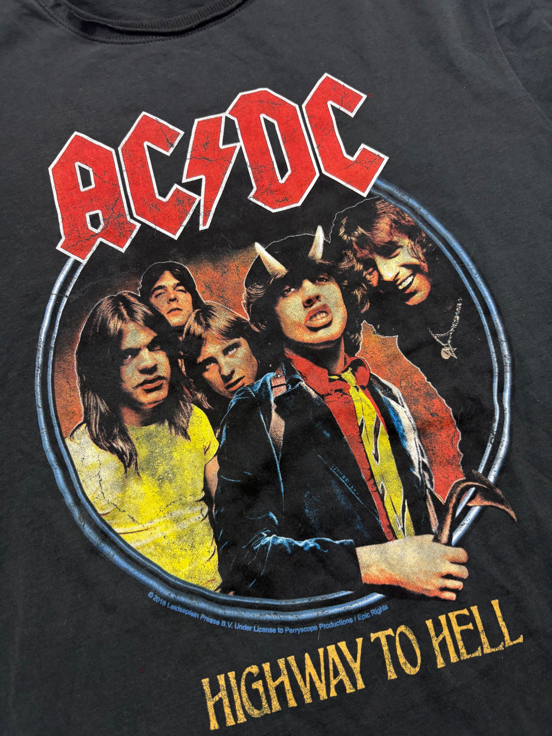 Highway To Hell Frontprint auf schwarzem AC/DC Bandshirt