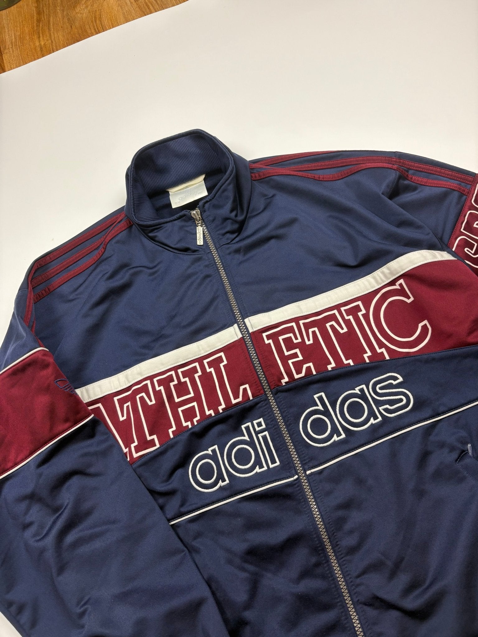 Adidas Athletic Spellout 90er Vintage Trackjacket – Navy/Bordeaux (M) - PKeyVintage