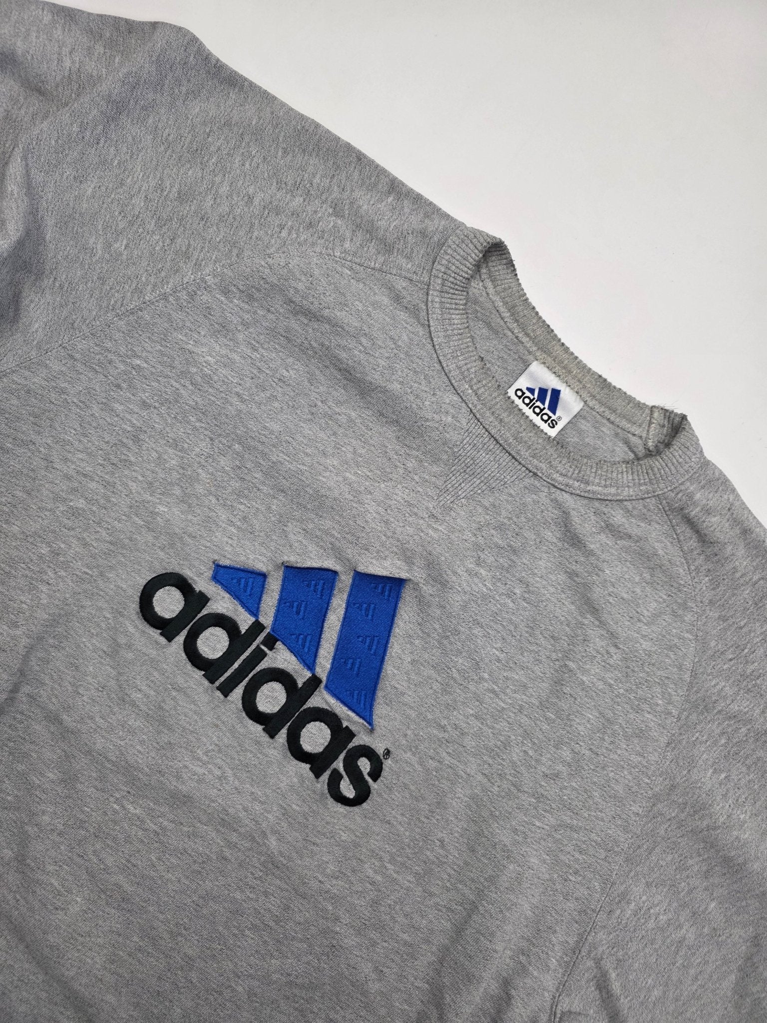 Adidas Big Logo Vintage Sweater – Grau (XL) - PKeyVintage