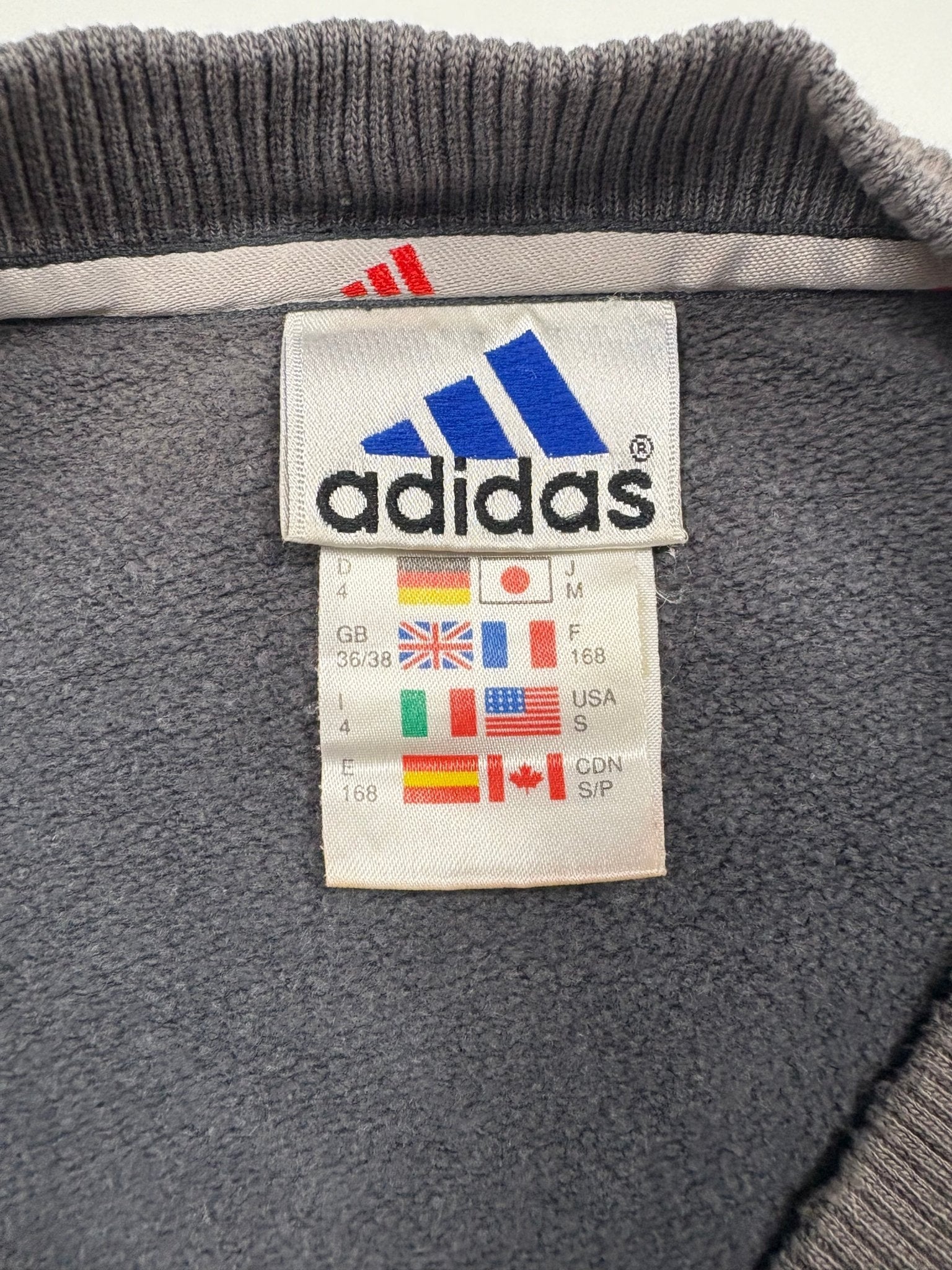 Adidas Brustlogo Vintage Sweater – Grau/Offwhite (M) - PKeyVintage