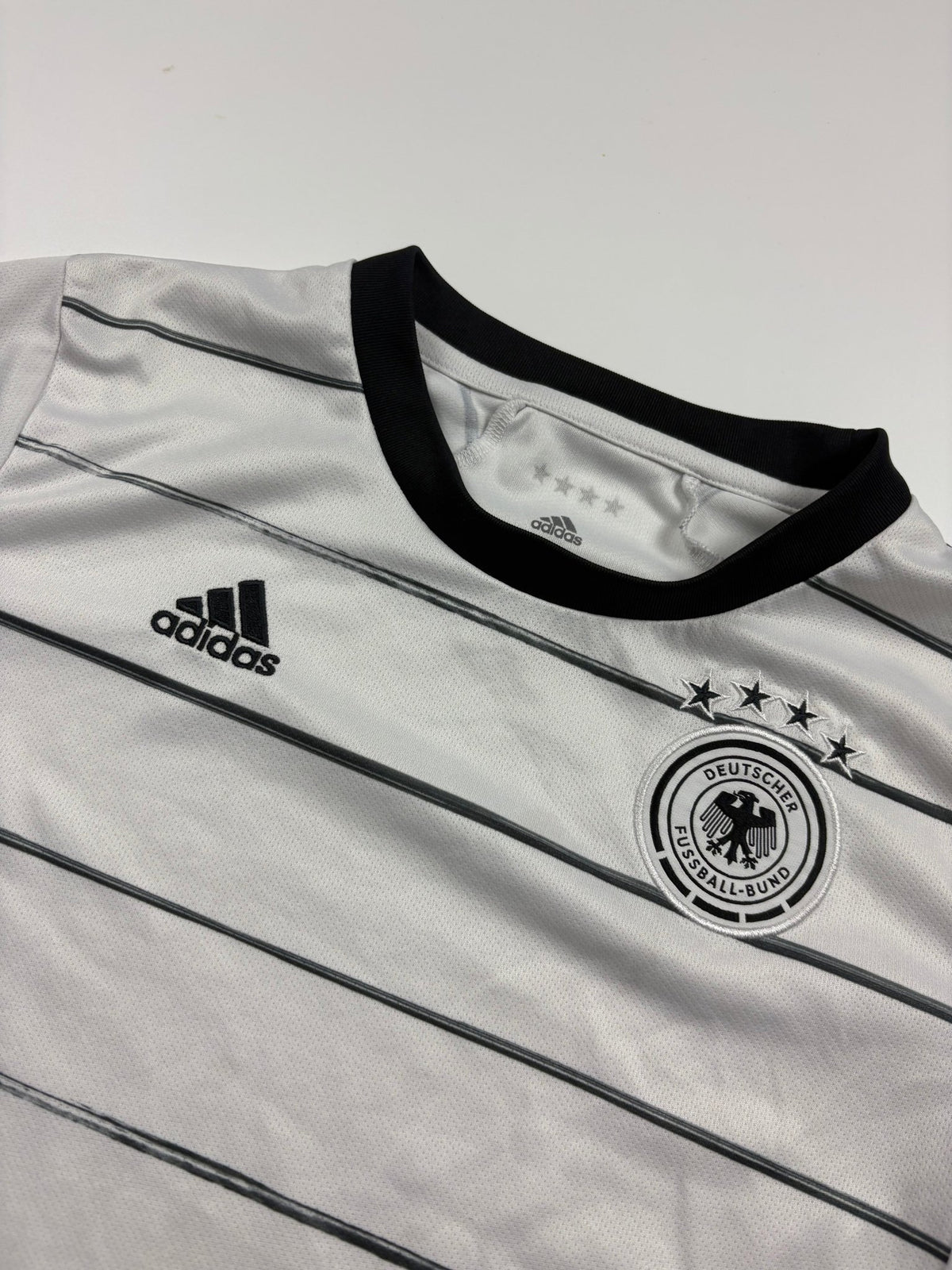 Adidas DFB 4 - Sterne 2019 Vintage Frauentrikot – Weiß (S) - PKeyVintage