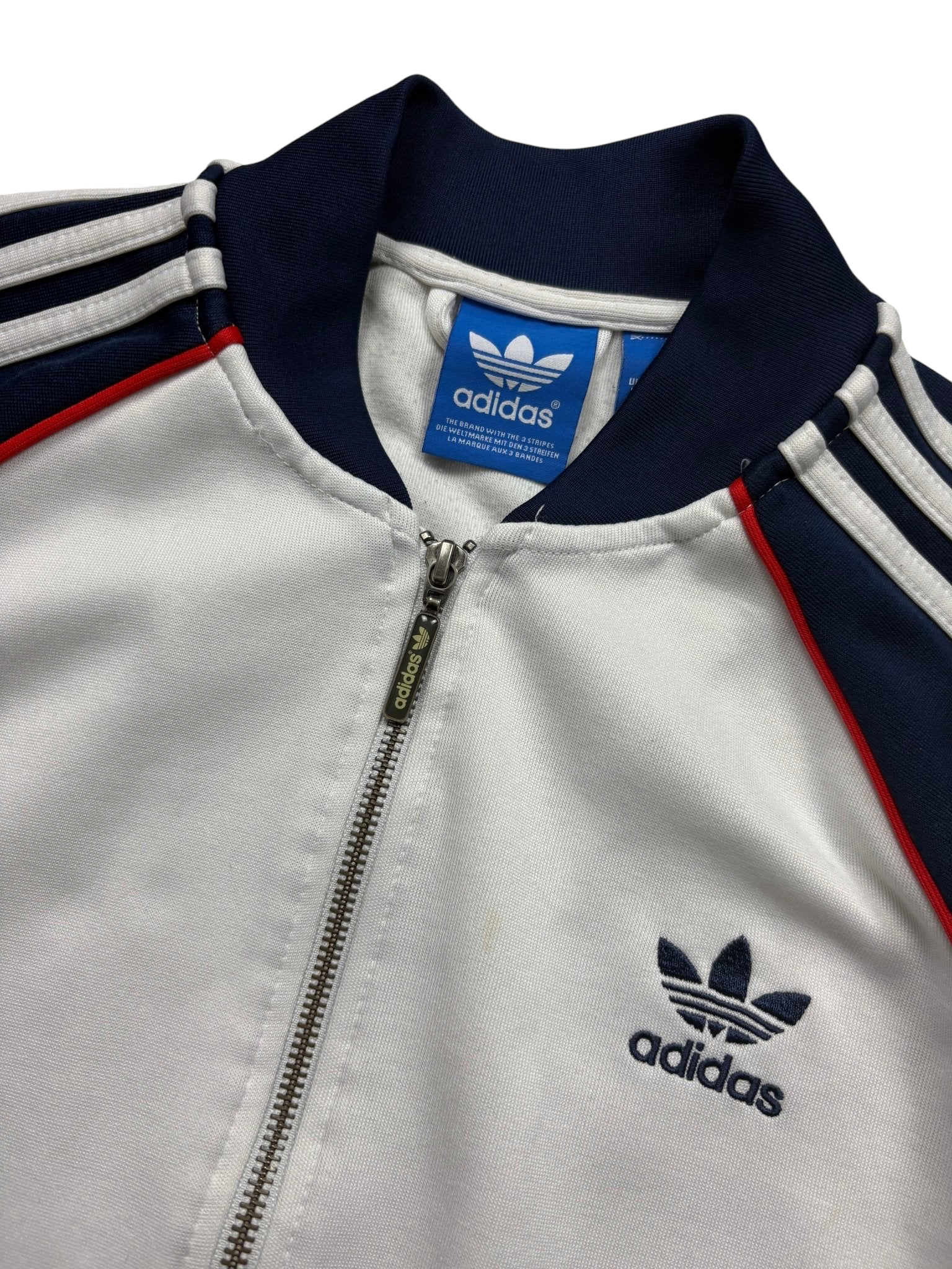 Trefoil-Brustlogo auf der Adidas Firebirdjacke 2015