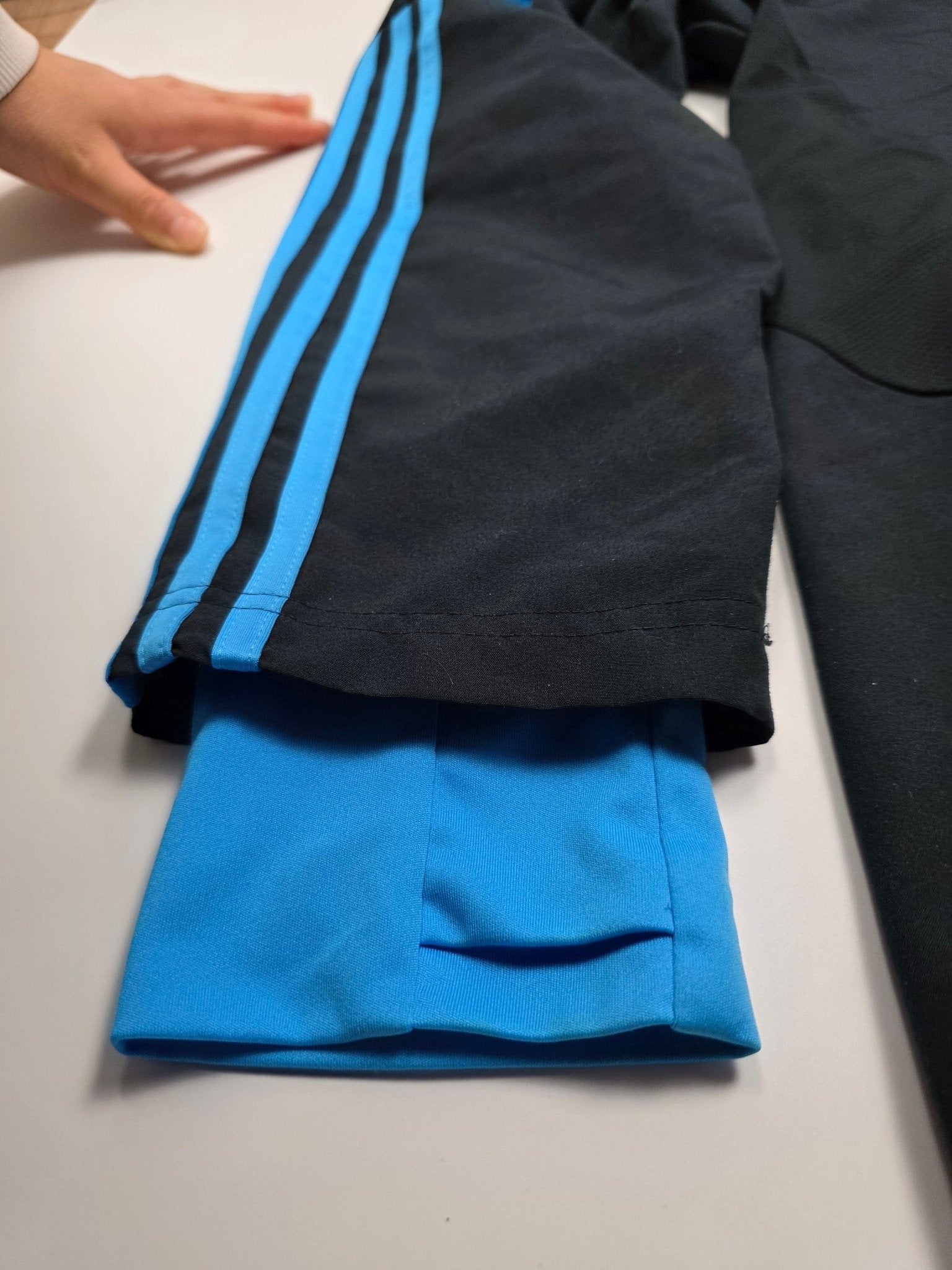 Adidas Liverpool Vintage Tracksuit – Schwarz/Blau (XL) - PKeyVintage