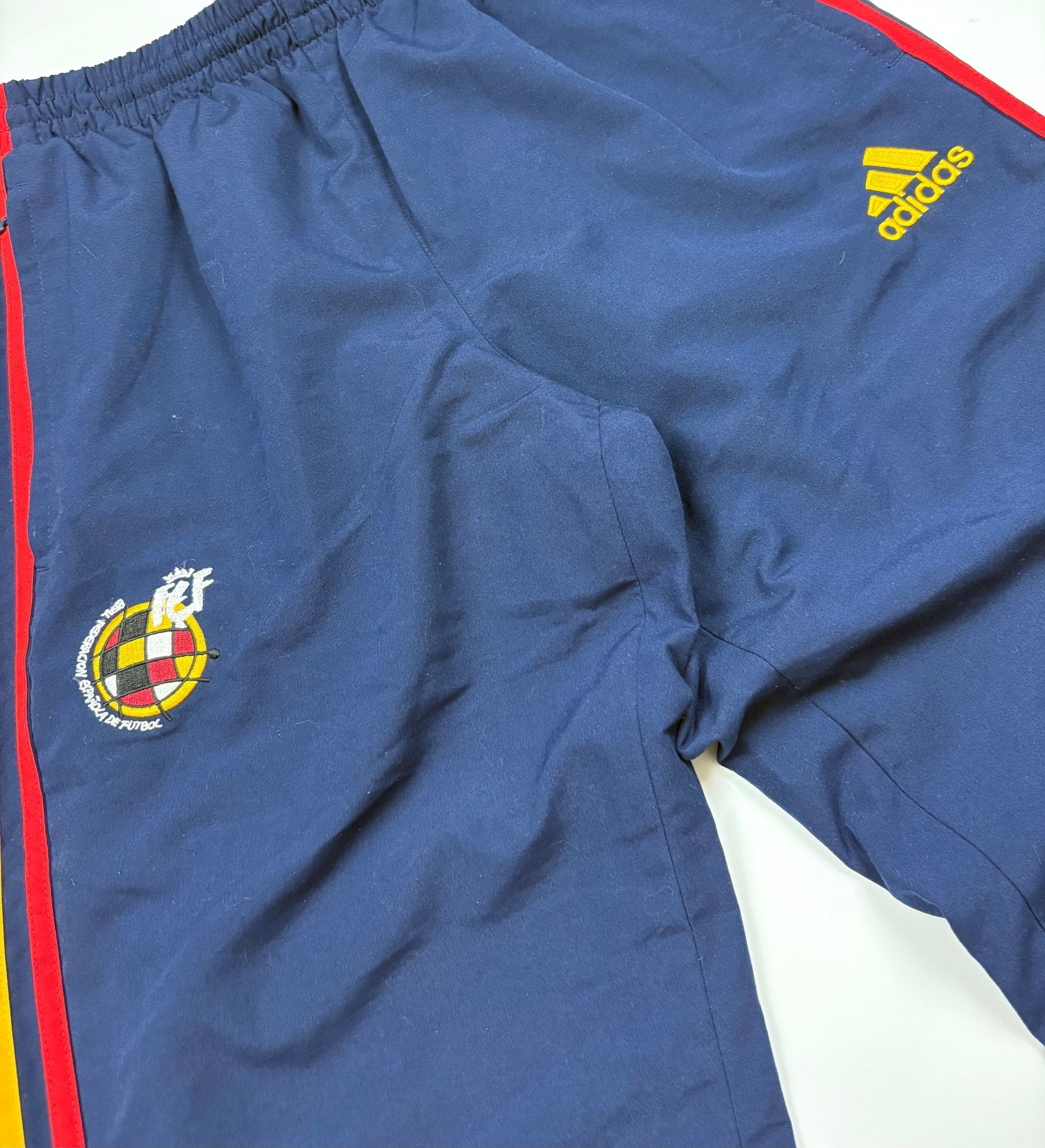 Adidas Spanien 3 - Streifen Vintage Tracksuit – Navy/Rot/Gelb (M) - PKeyVintage
