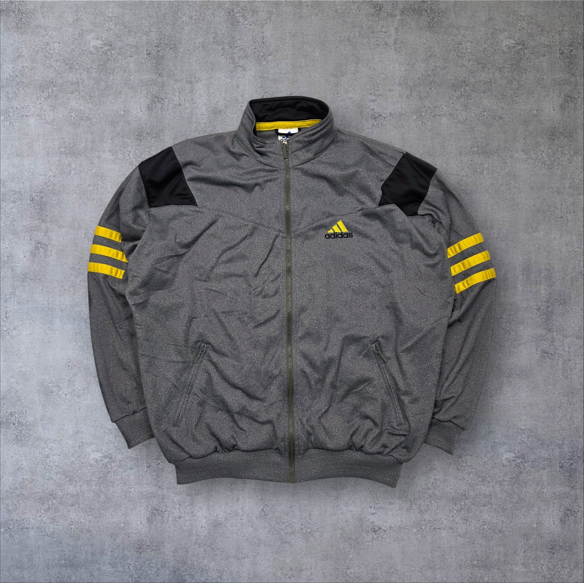 Adidas Trackjacket in Grau/Schwarz/Gelb – Frontansicht