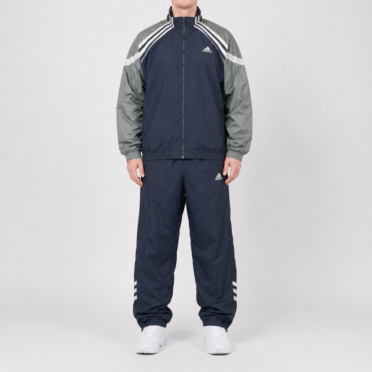 Adidas Tracksuit - Schwarz/Olive/Weiß (XL)
