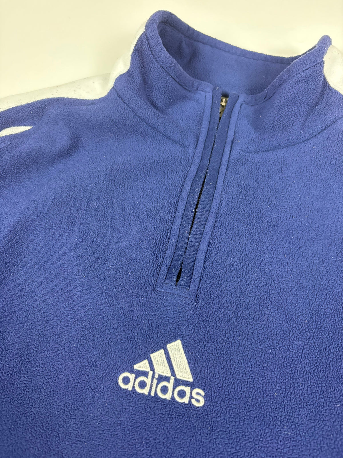 Adidas Vintage Fleece Sweater mit Half-Zip – Produktansicht 2
