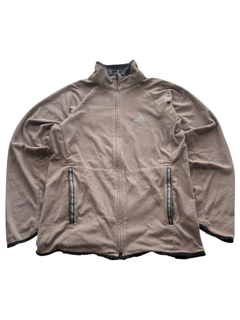 Hellbraune Adidas Vintage Fleece Zip Jacket mit gesticktem Brustlogo und vertikalen Reißverschlusstaschen