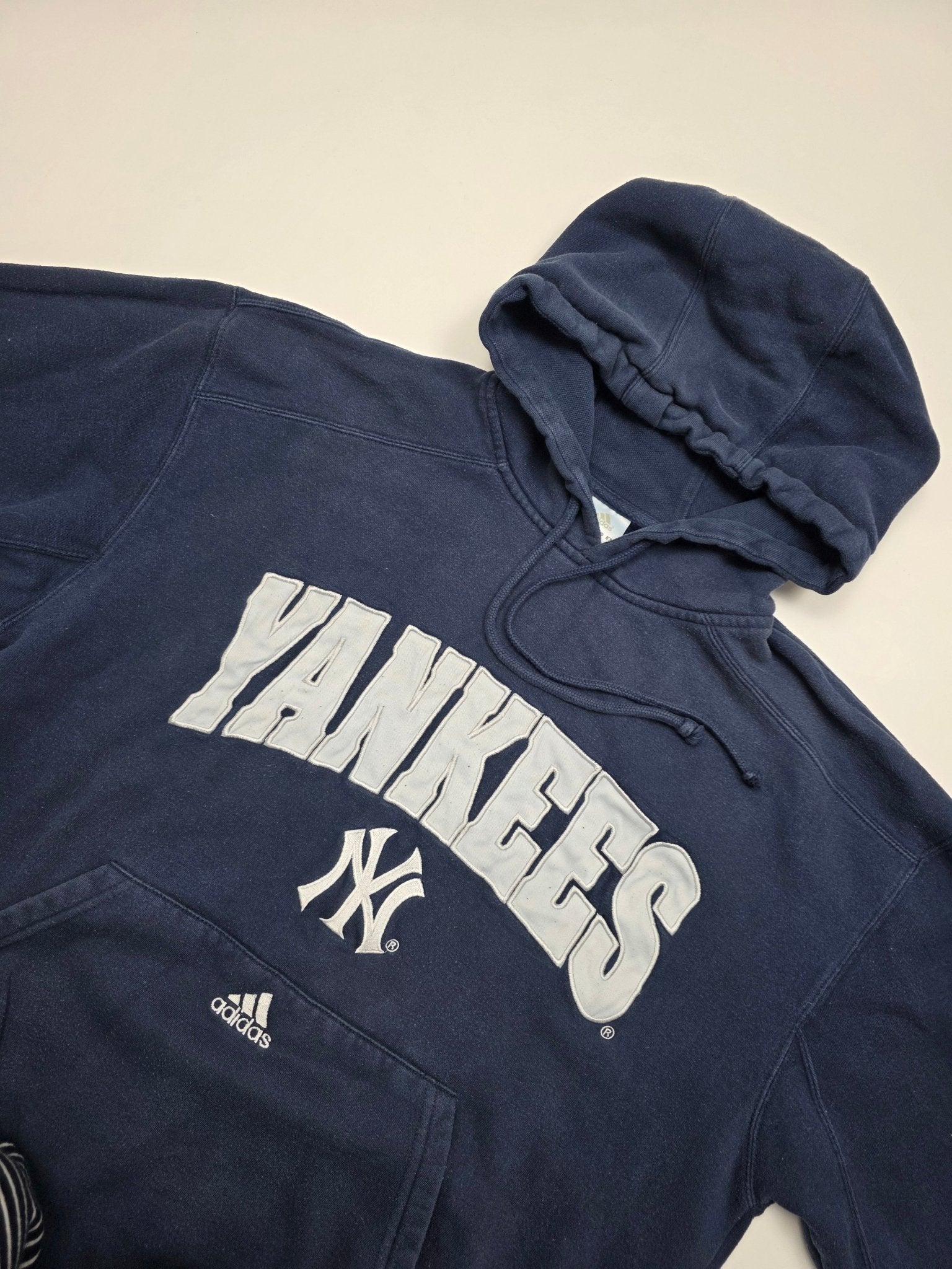 Adidas YANKEES Frontprint Vintage Hoodie – Navy (L) - PKeyVintage