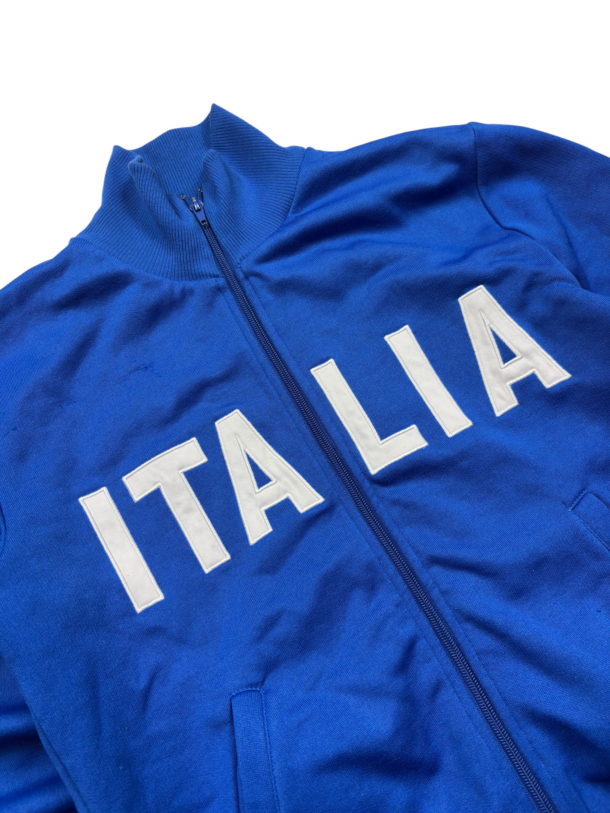 Detailansicht der COPA Italia Vintage Trackjacket Blau S mit Kragen, Reißverschluss und ITALIA-Schriftzug