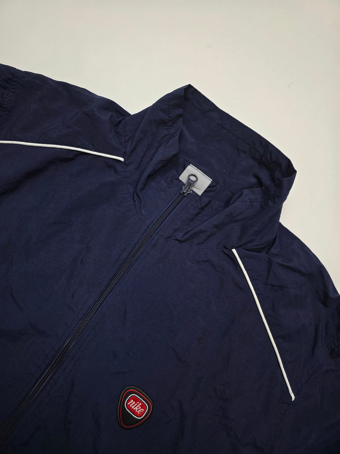 Vintage Nike Track Jacket Navy/Weiß Größe XL – Frontansicht