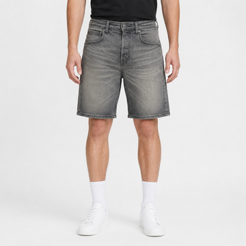 KI-gestütztes Tragebeispiel der Lee Denim Vintage Shorts Grau