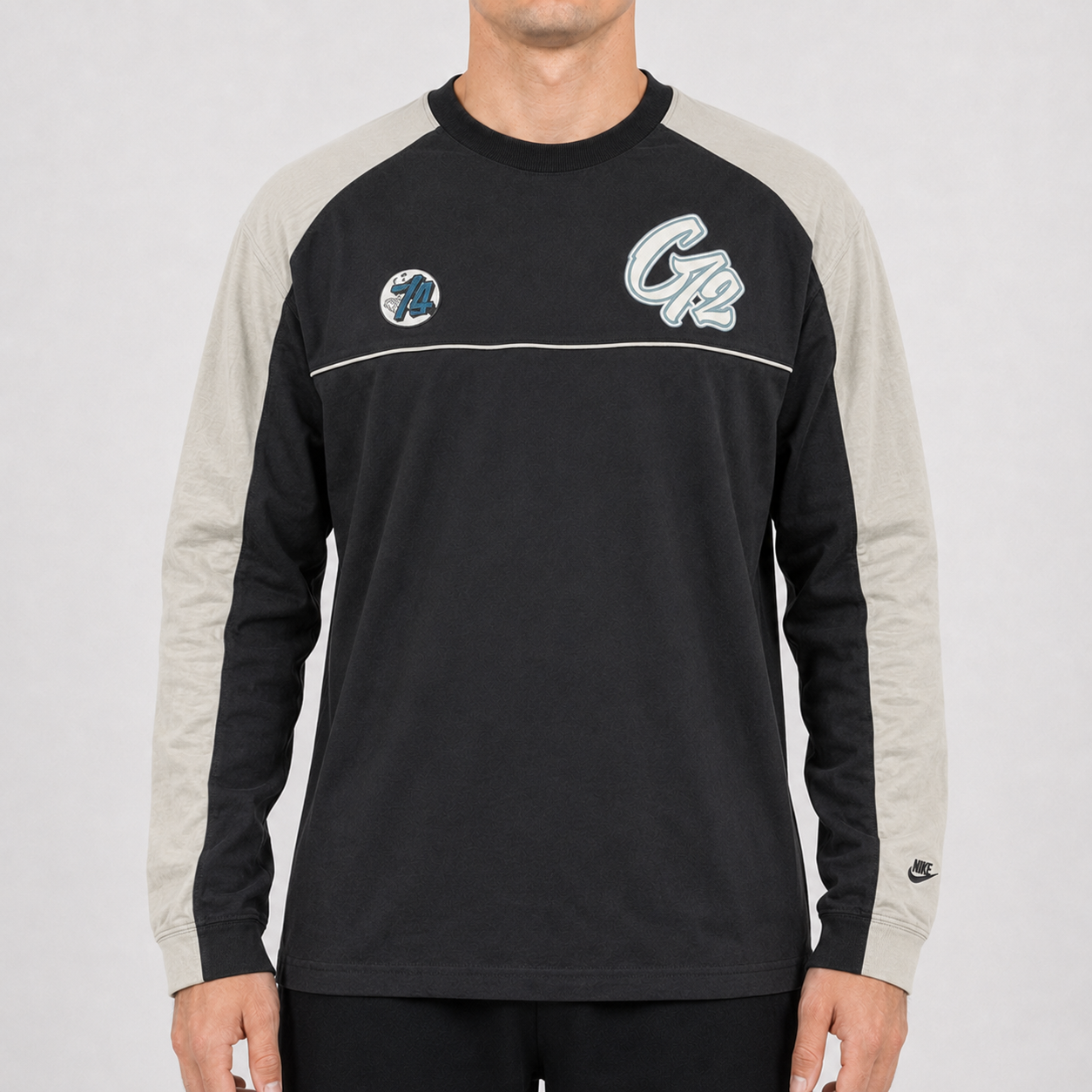 KI-gestütztes Tragebeispiel des Nike Cortez Vintage Longsleeves Schwarz Beige M