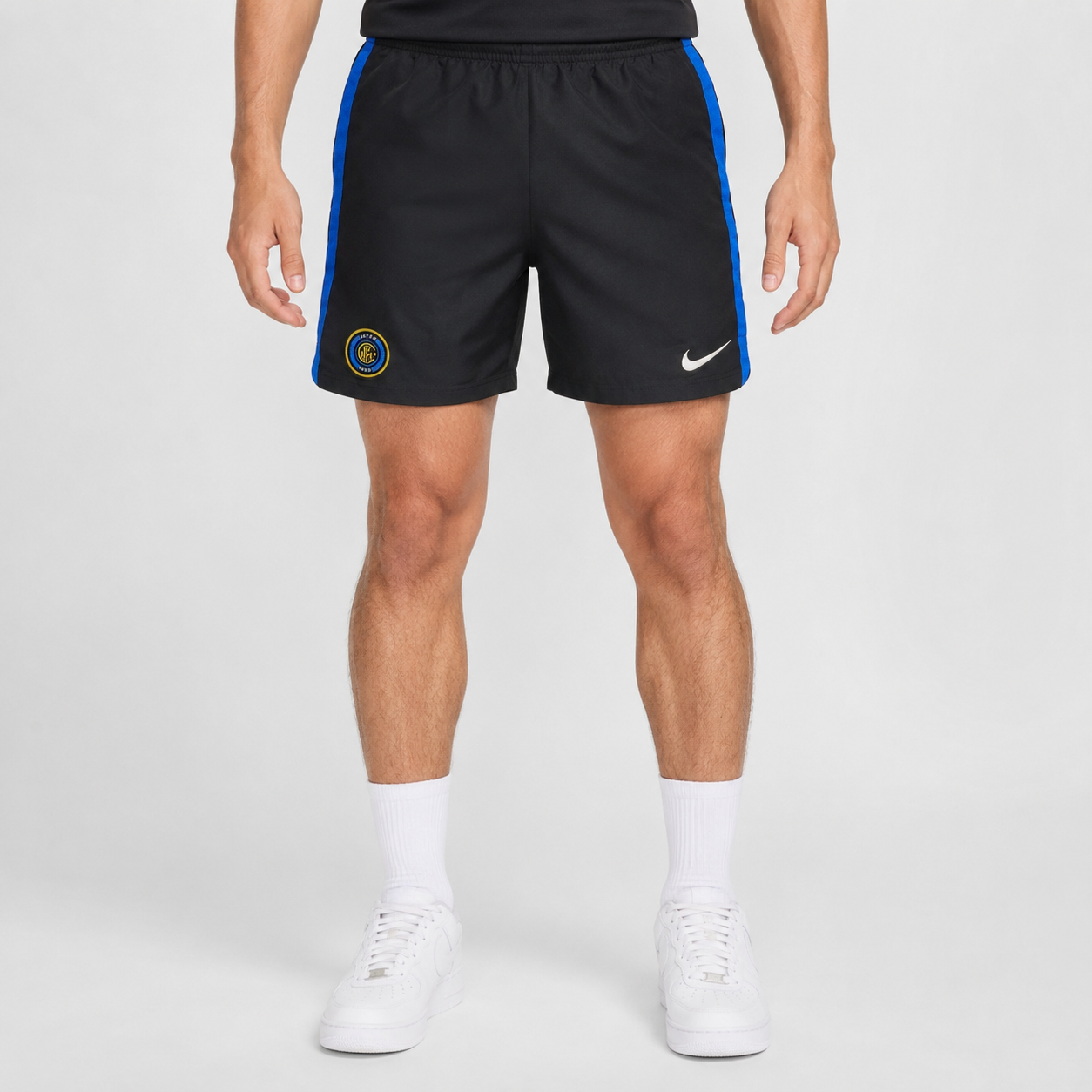 KI-gestütztes Tragebeispiel der Nike Inter Mailand Vintage Fußballshorts XS