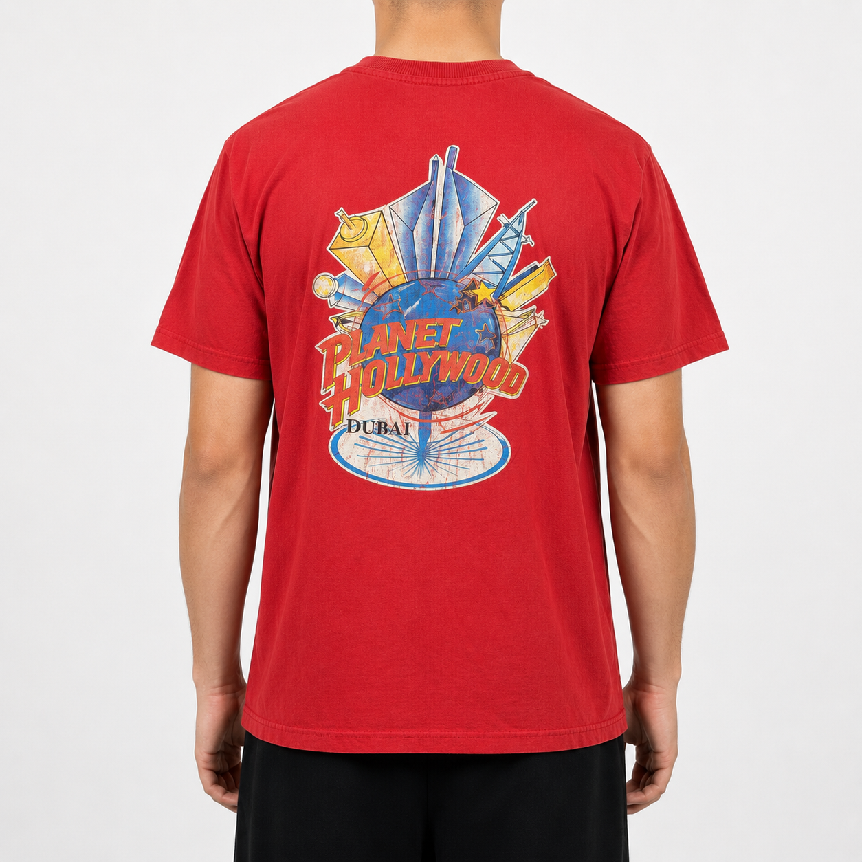 KI-gestütztes Tragebeispiel des roten Planet Hollywood Dubai Vintage T-Shirts XL