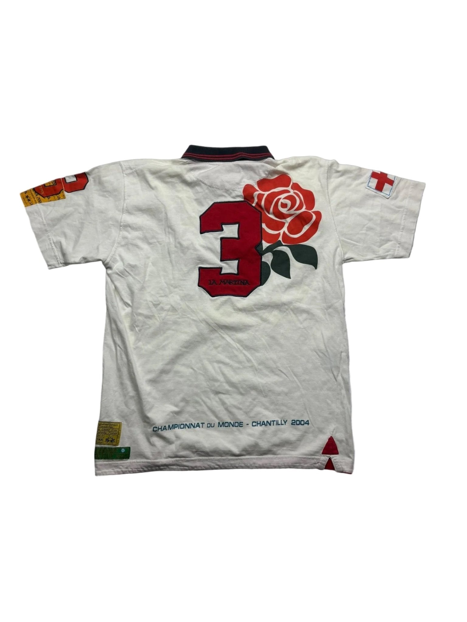 Rückansicht des La Martina Vintage Polos mit großer Nummer 3 und Rosenmotiv