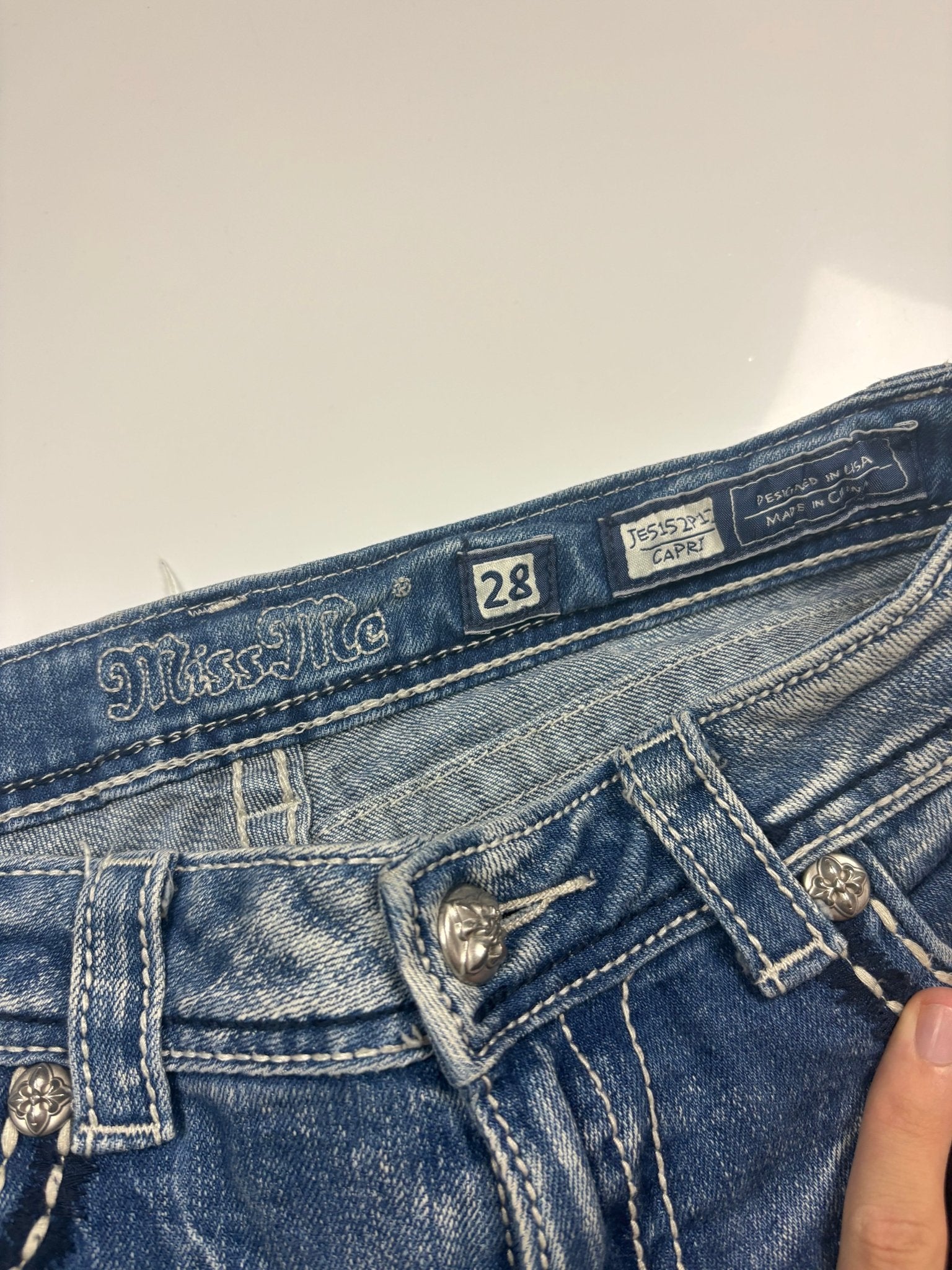 Miss Me Destroyed Y2K Vintage Capri Jeans – Blau (28) - PKeyVintage