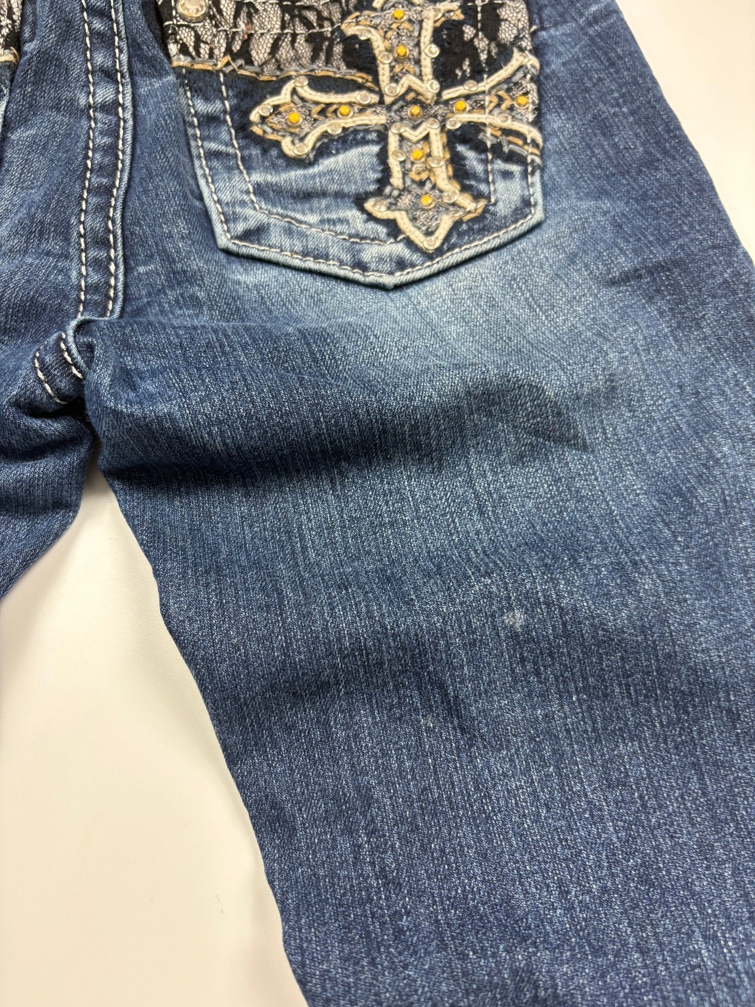 Miss Me Kreuzstickerei Vintage Bootcut Jeans – Dark Blue (12) - PKeyVintage