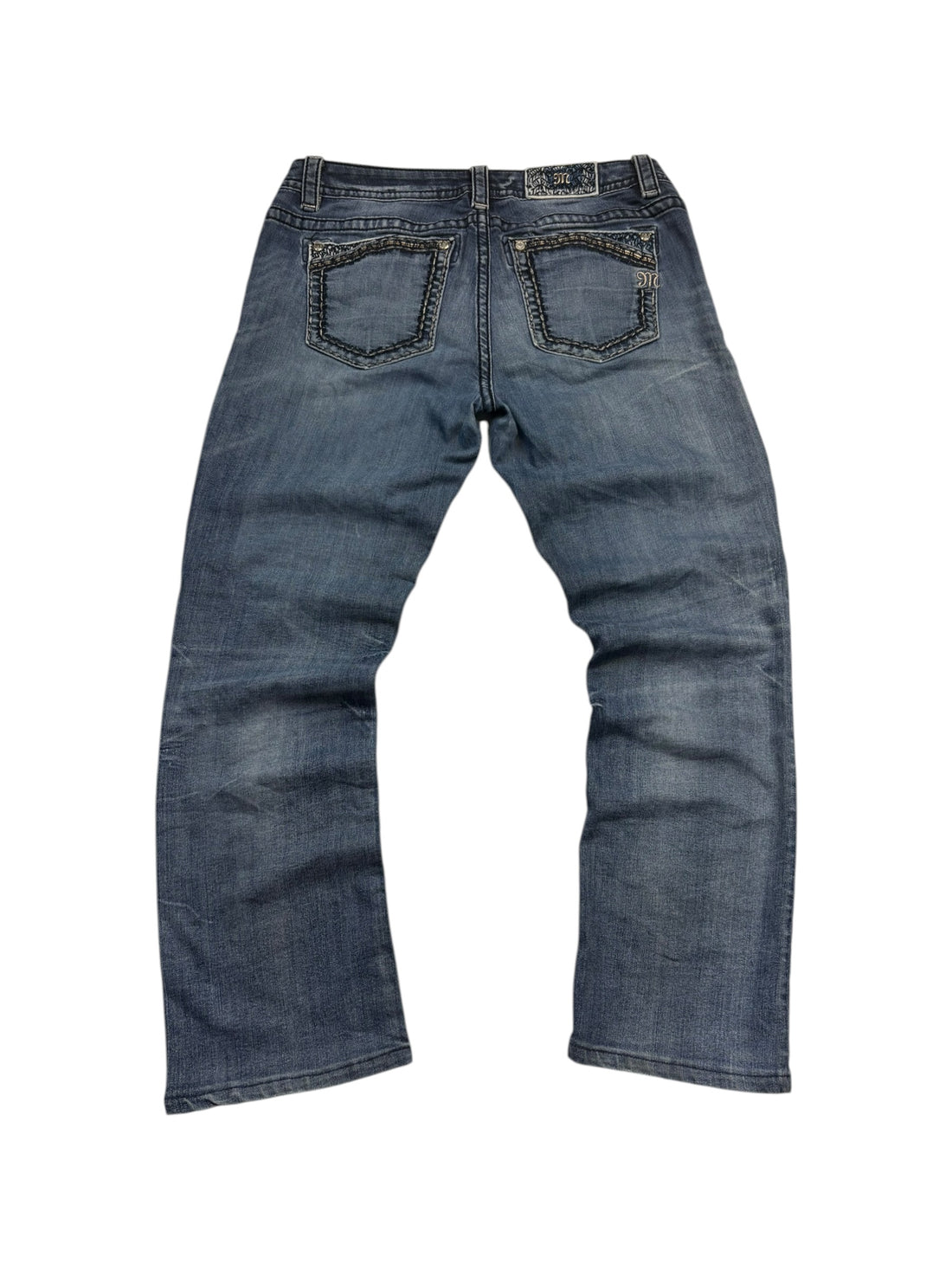 Miss Me Slim Bootcut Jeans Blau Größe 31 – Rückansicht mit dunkler Taschenborte und Miss Me Stitching