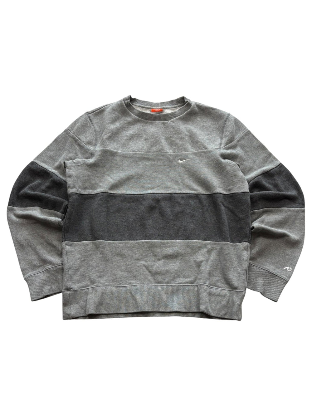 Grauer Nike Athletic Dept Vintage Colorblock Sweater mit gesticktem Mini Swoosh
