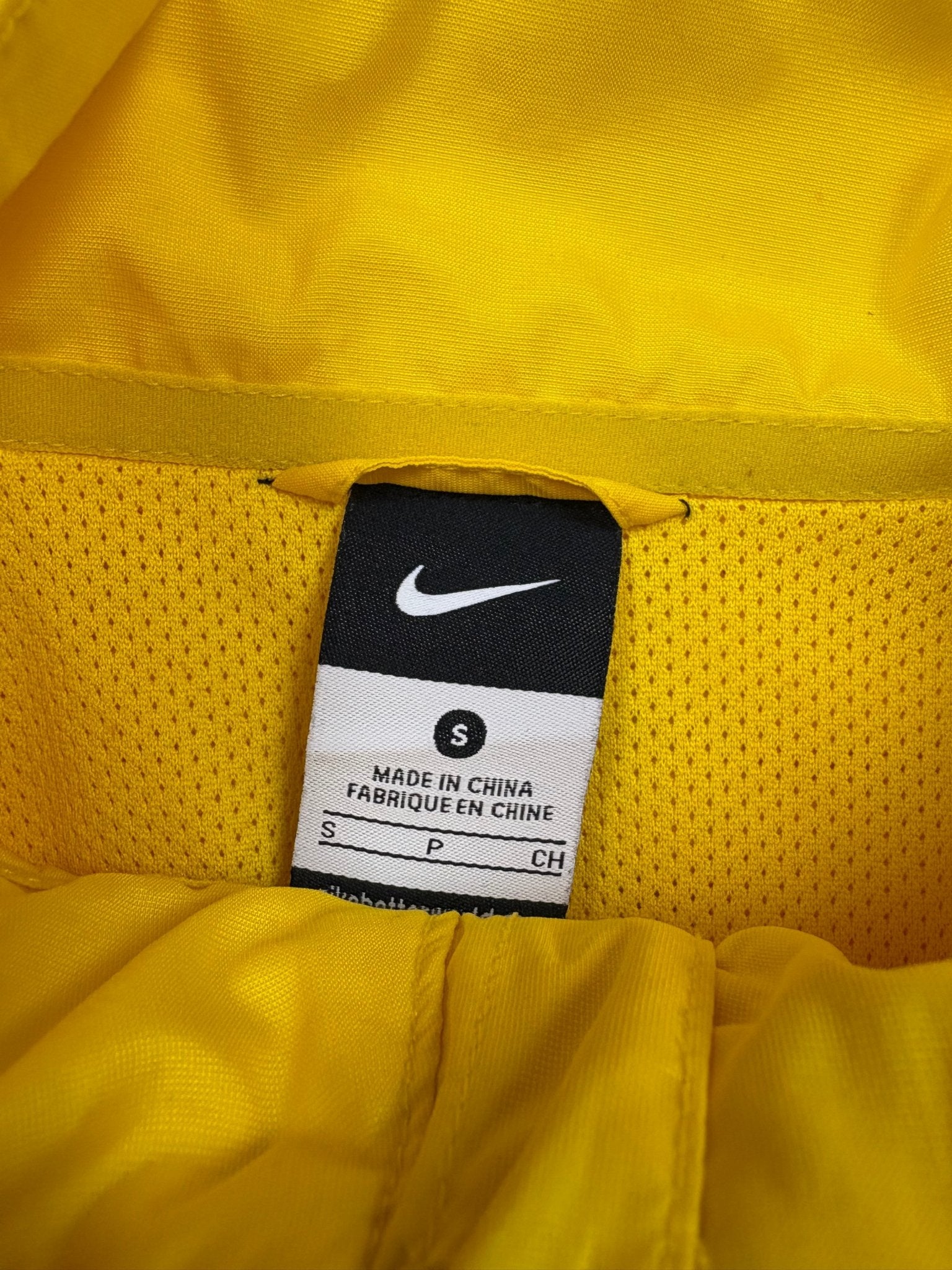 Nike Barcelona Crest Vintage Tracksuit – Gelb/Navy (S) - PKeyVintage