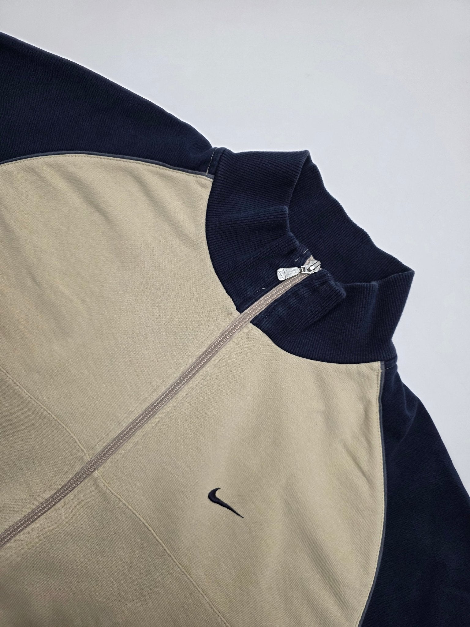 Nike Colorblock Vintage Zip Sweater – Beige/Navy (M) - PKeyVintage