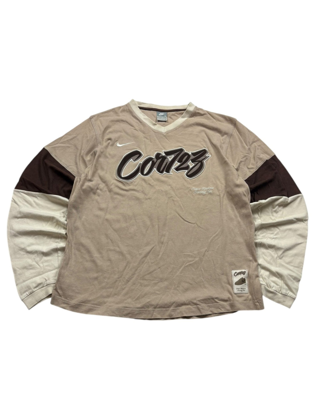 Nike Cortez Vintage Longsleeve Beige/Braun Größe L mit großem Frontschriftzug und V-Ausschnitt