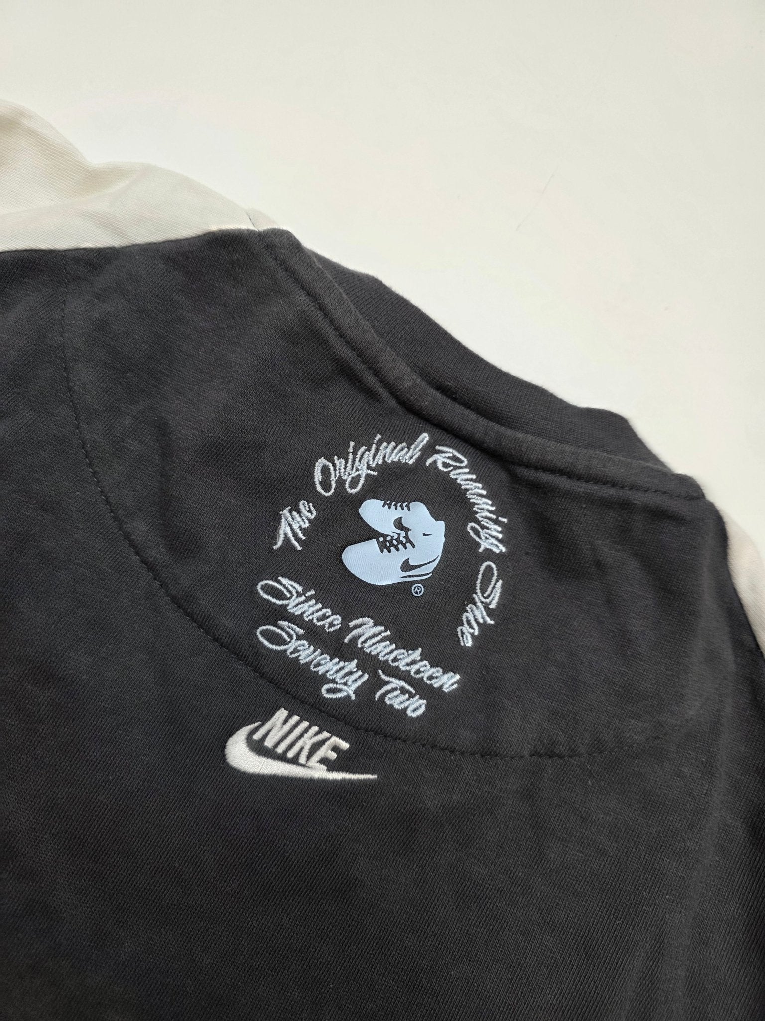 Nike Cortez Shirt - Schwarz/Beige (M) - PKeyVintage