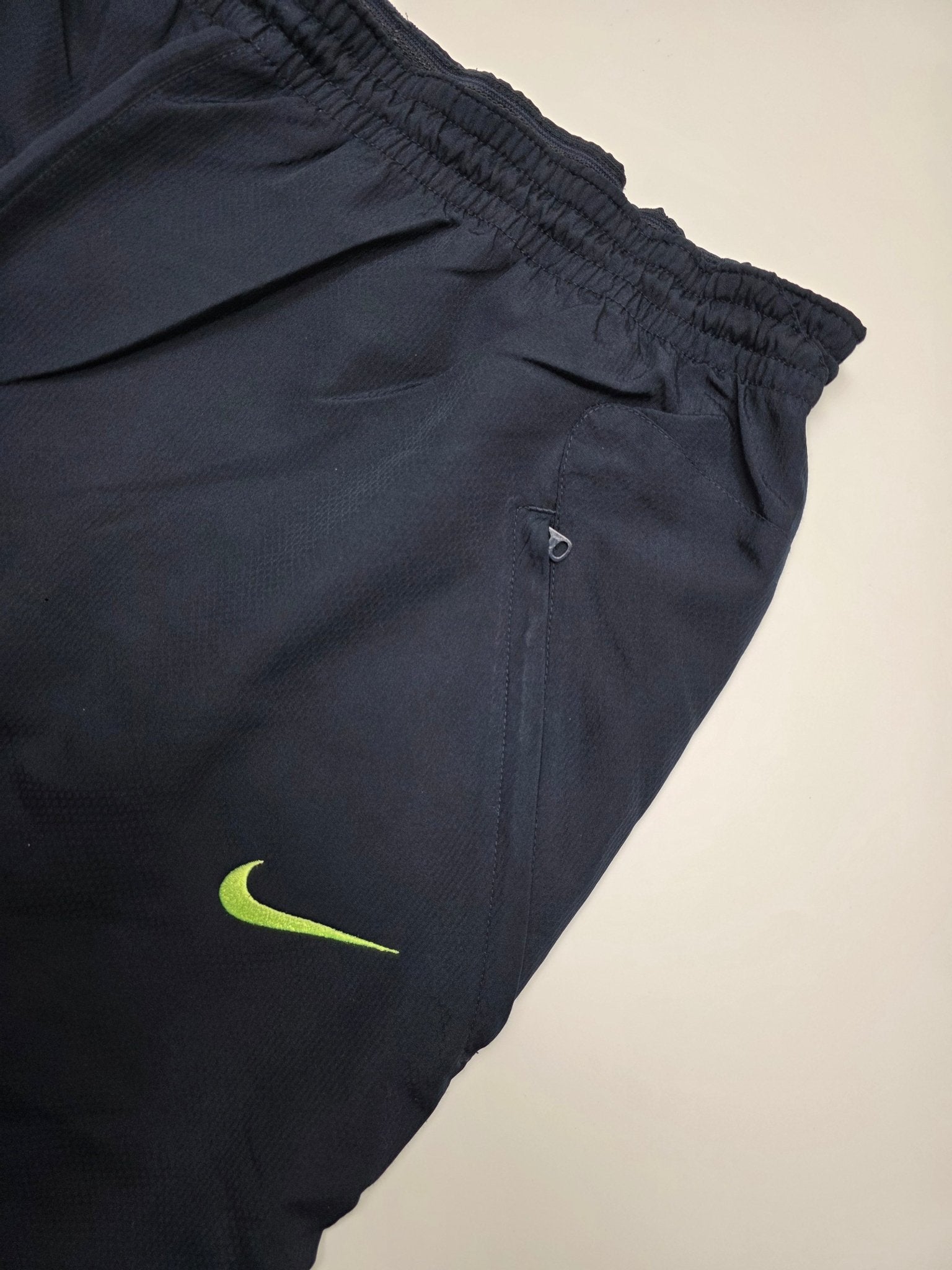 Nike FC Barcelona Vintage Trackpants – Schwarz/Gelb (L) - PKeyVintage