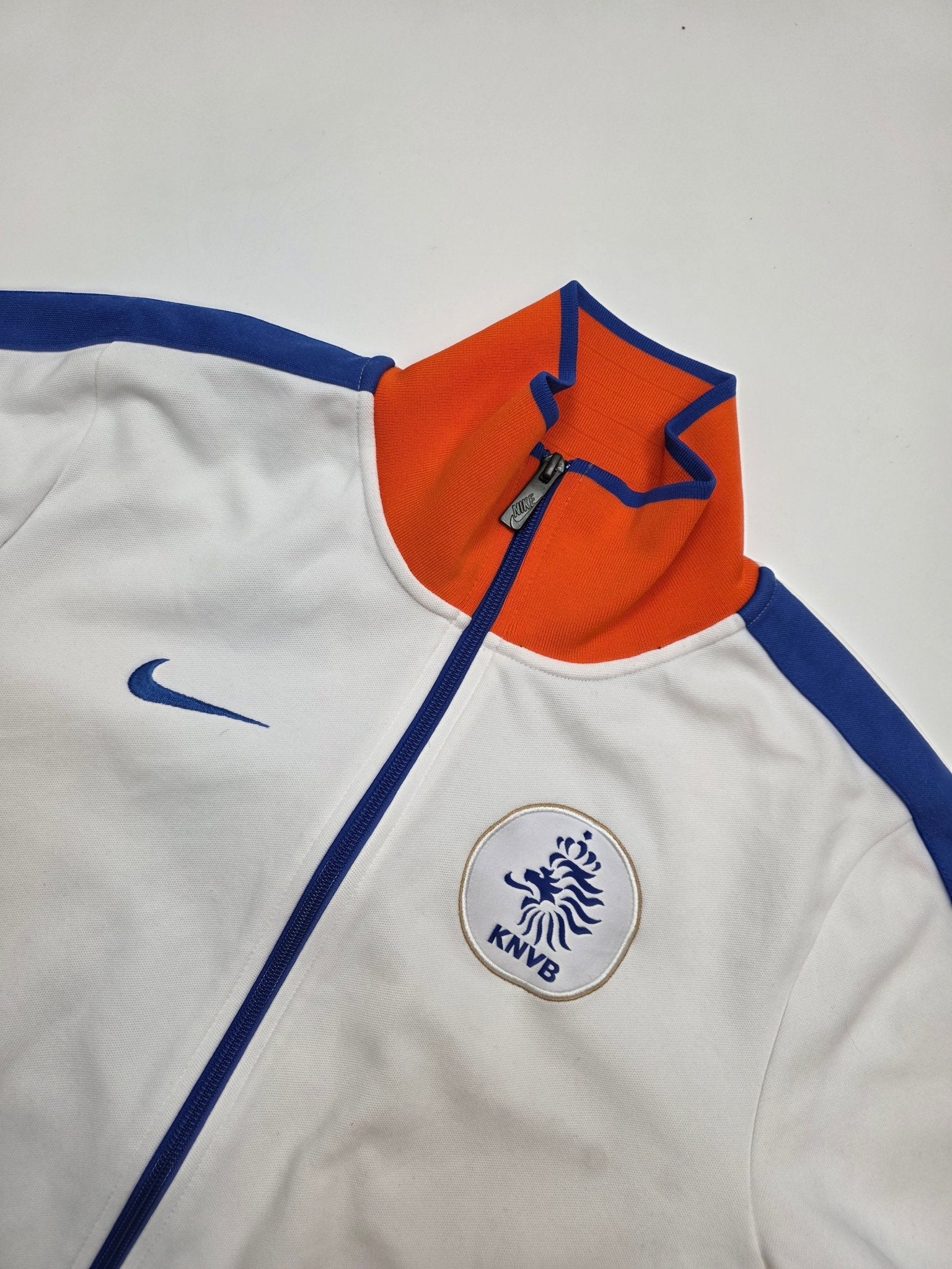 Nike KNVB Vintage Trackjacket – Weiß/Orange/Blau (S) - PKeyVintage