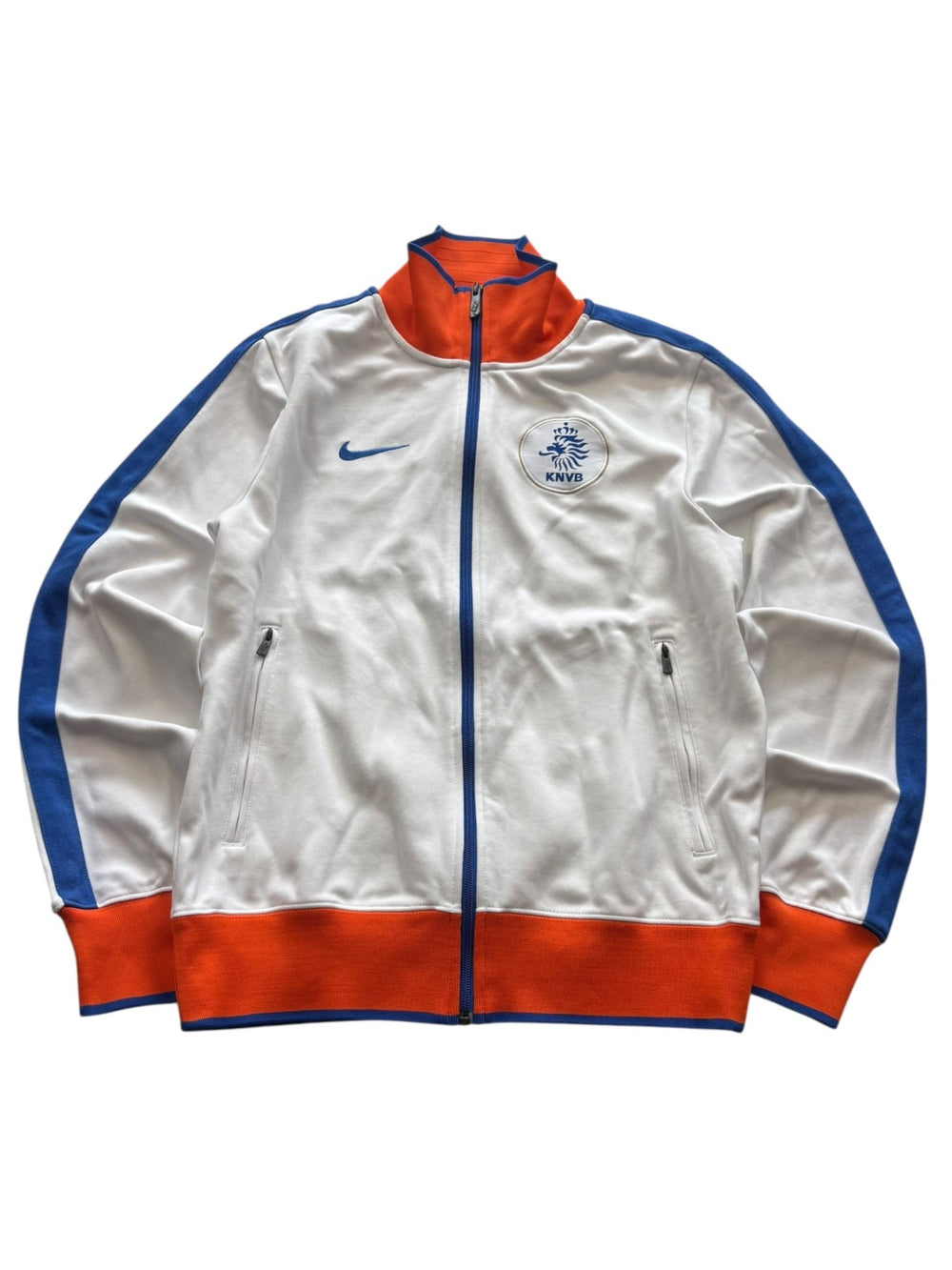 Nike KNVB Niederlande Vintage Trackjacket in Weiß und Orange mit Wappen und blauem Swoosh