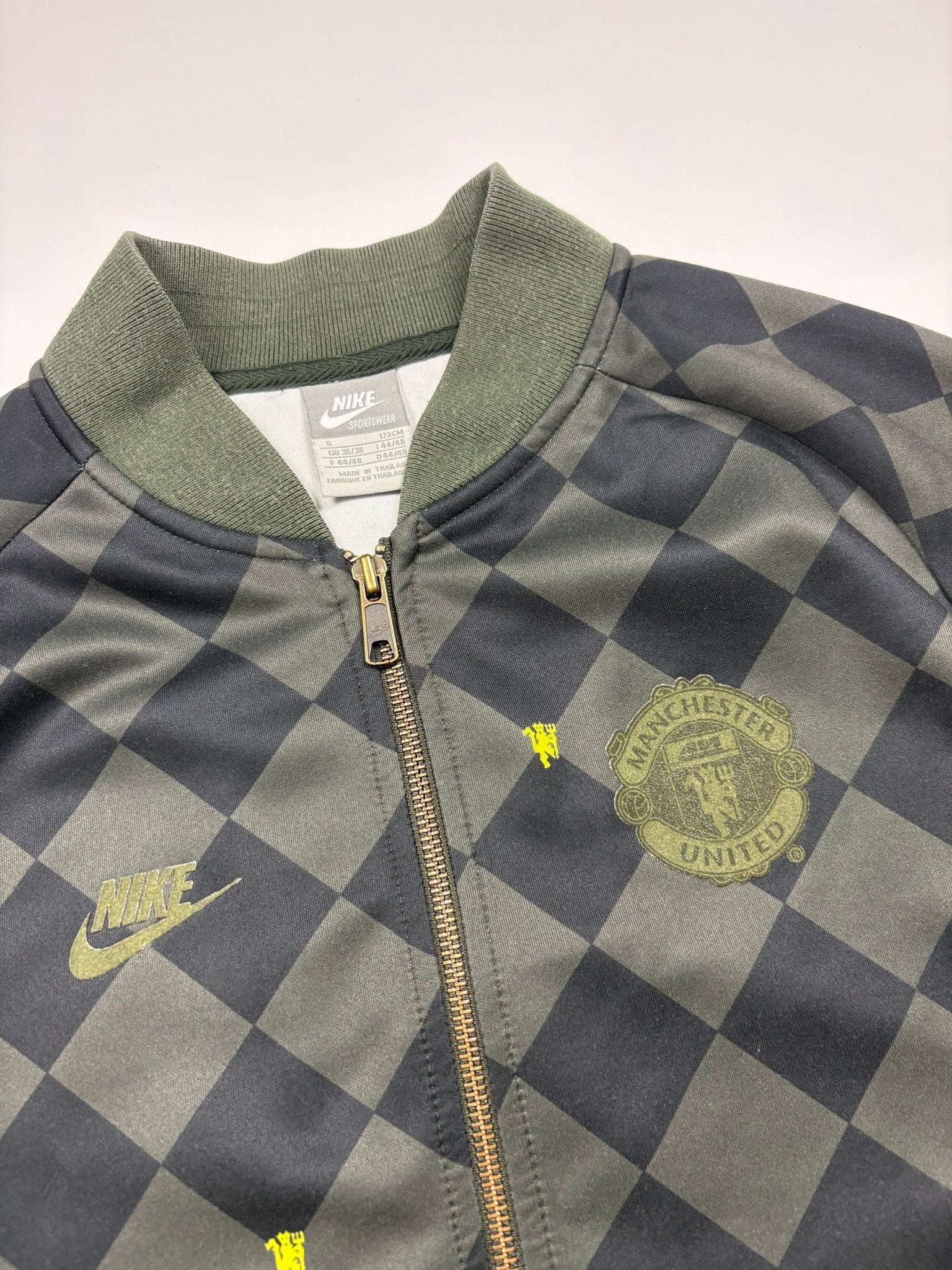 Nike Manchester United Allover - Print Vintage Trainingsjacke – Oliv/Anthrazit (S) - PKeyVintage