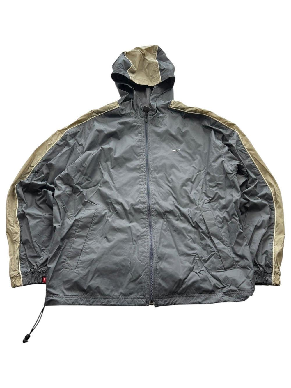 Nike Vintage Windbreaker in Grau und Olive mit Kapuze, Mini Swoosh und weißen Piping-Details