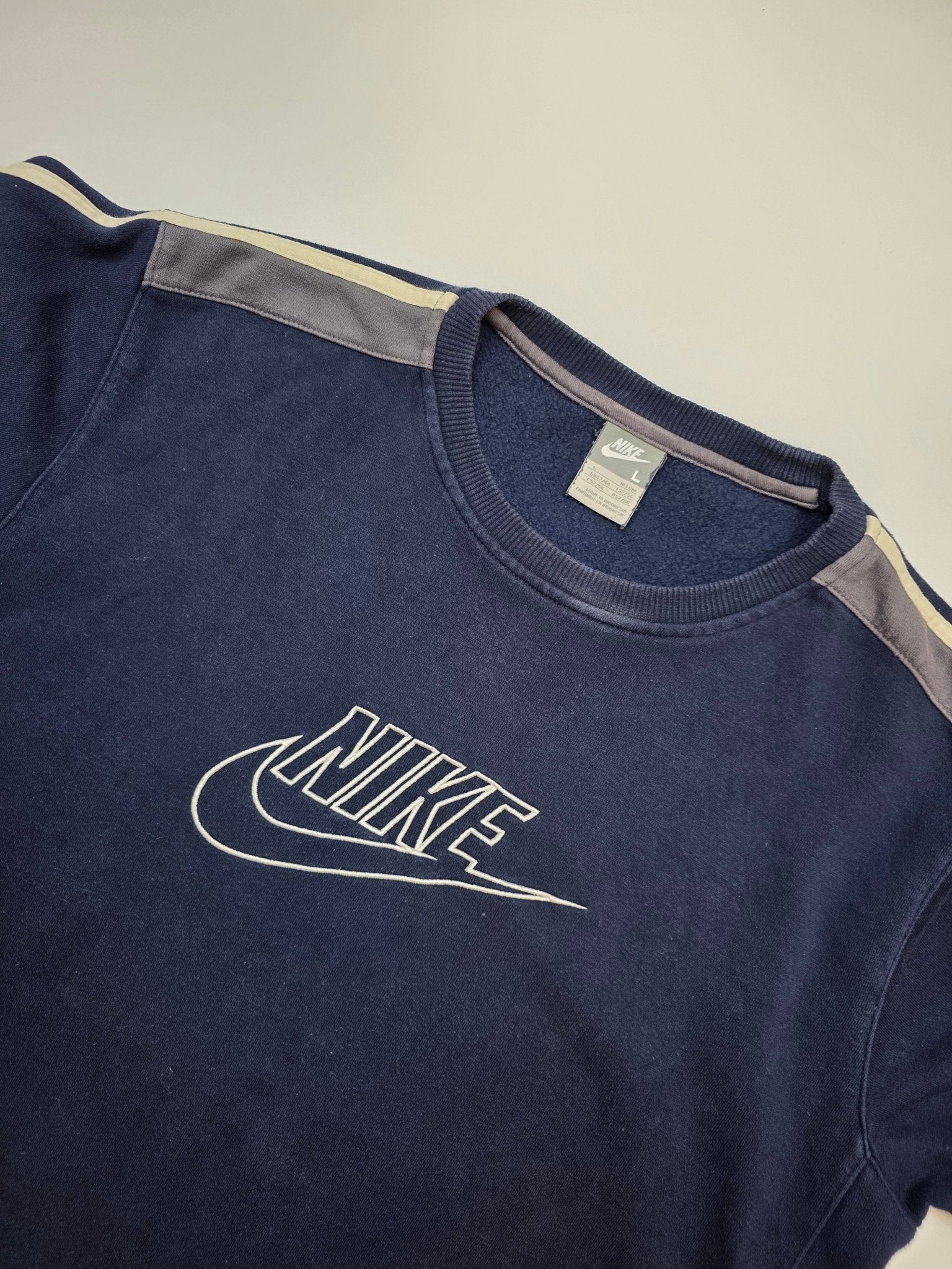 Nike Outline Logo Vintage Sweater – Navy (L) - PKeyVintage