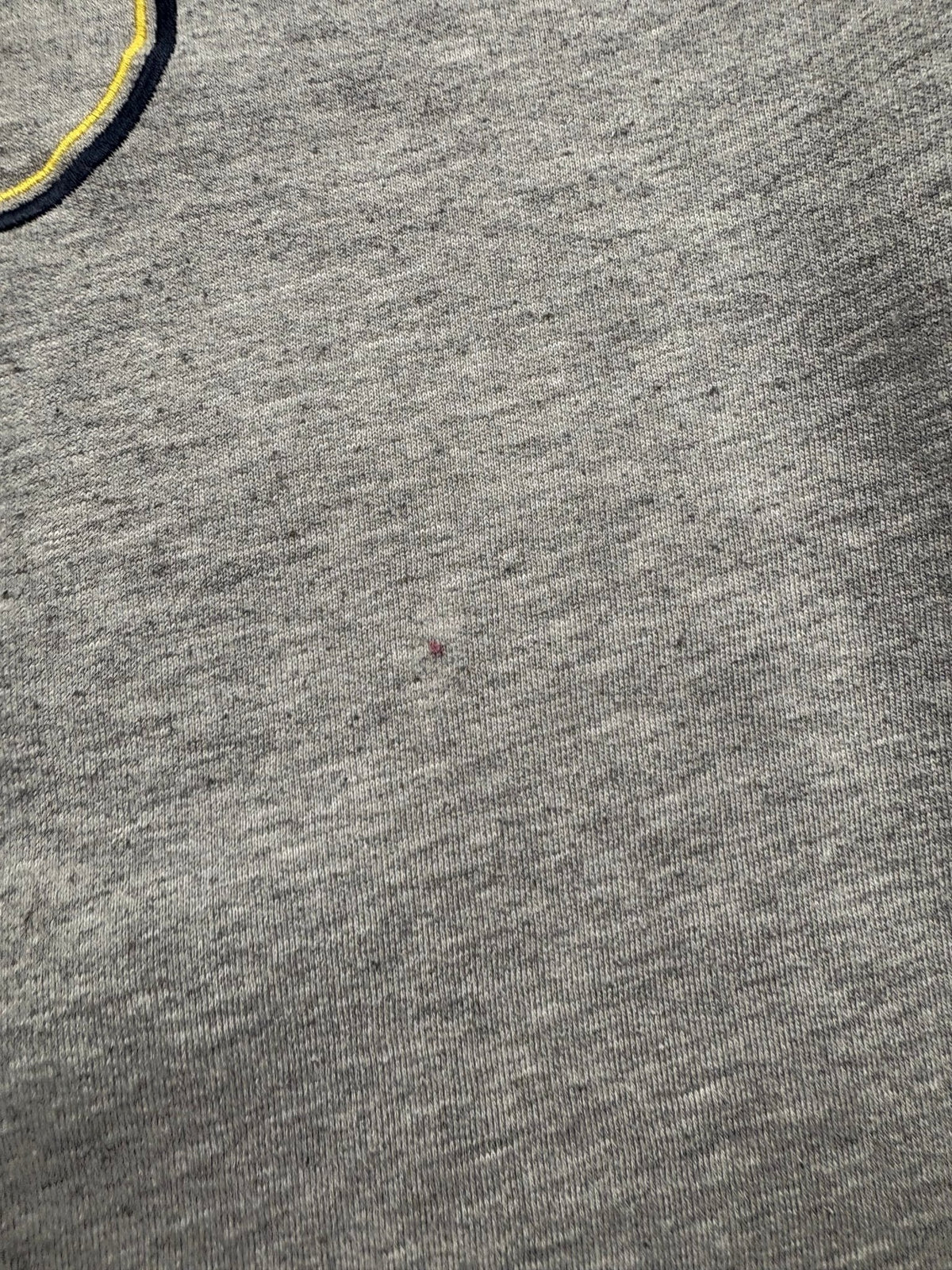 Nike Oval Logo Vintage Sweater in Grau/Navy – Detailansicht 2
