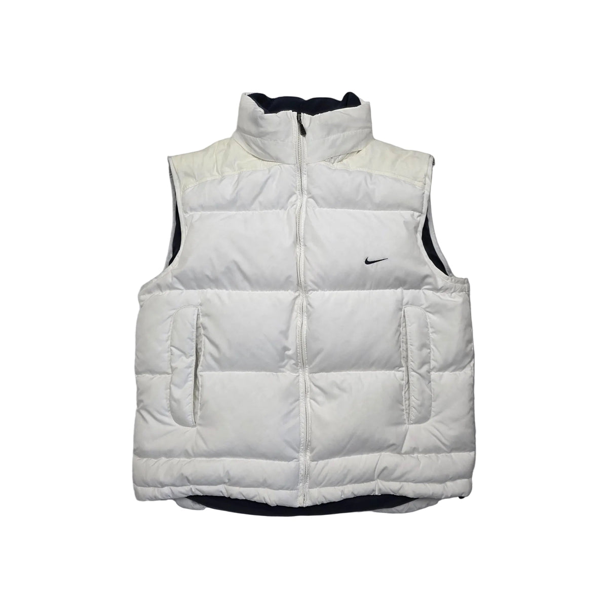 Nike Small Swoosh Vintage Pufferweste in Weiß – Vorderansicht