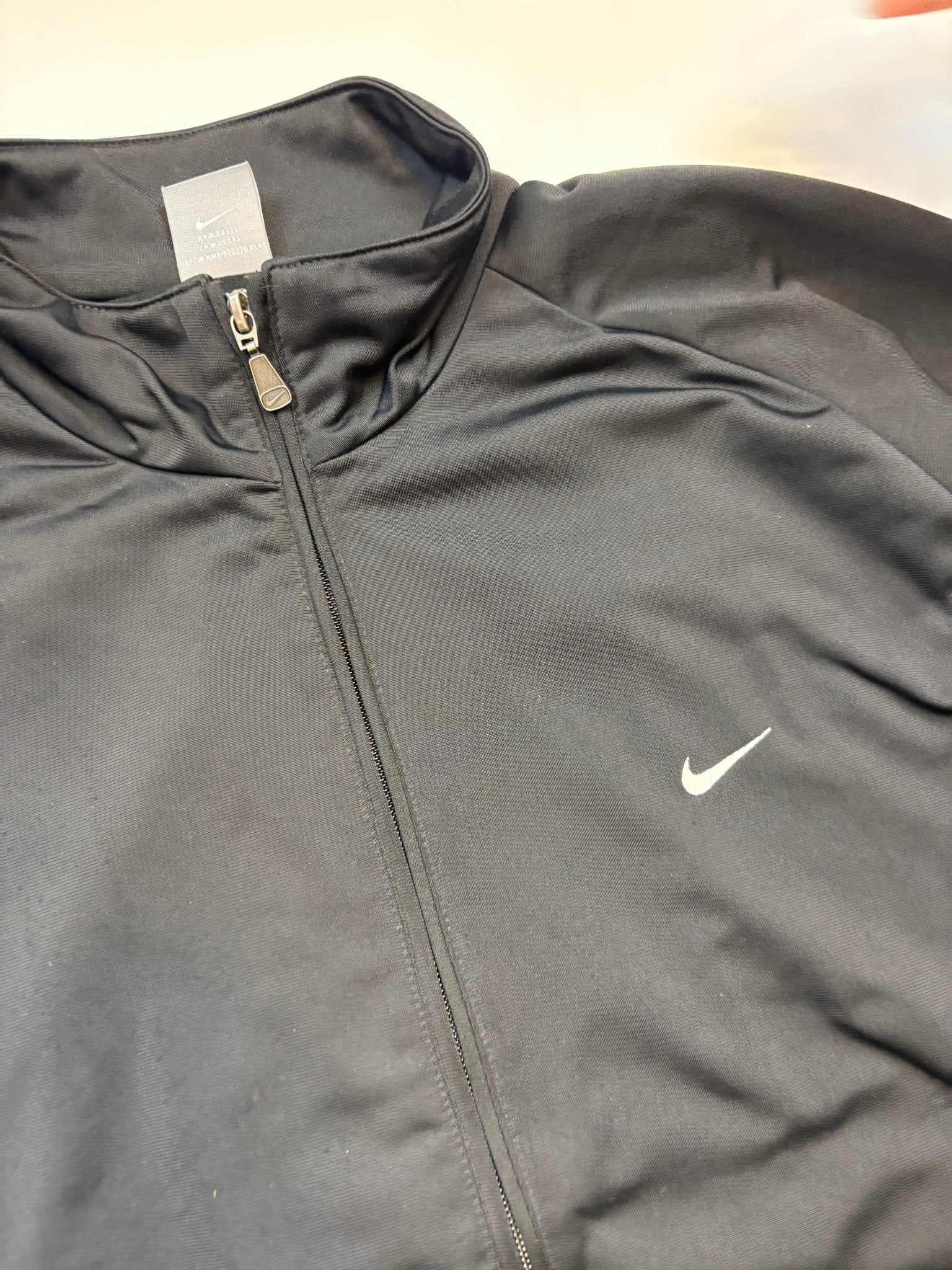 Nike Swoosh Vintage Trackjacket – Schwarz/Anthrazit (XL) - PKeyVintage